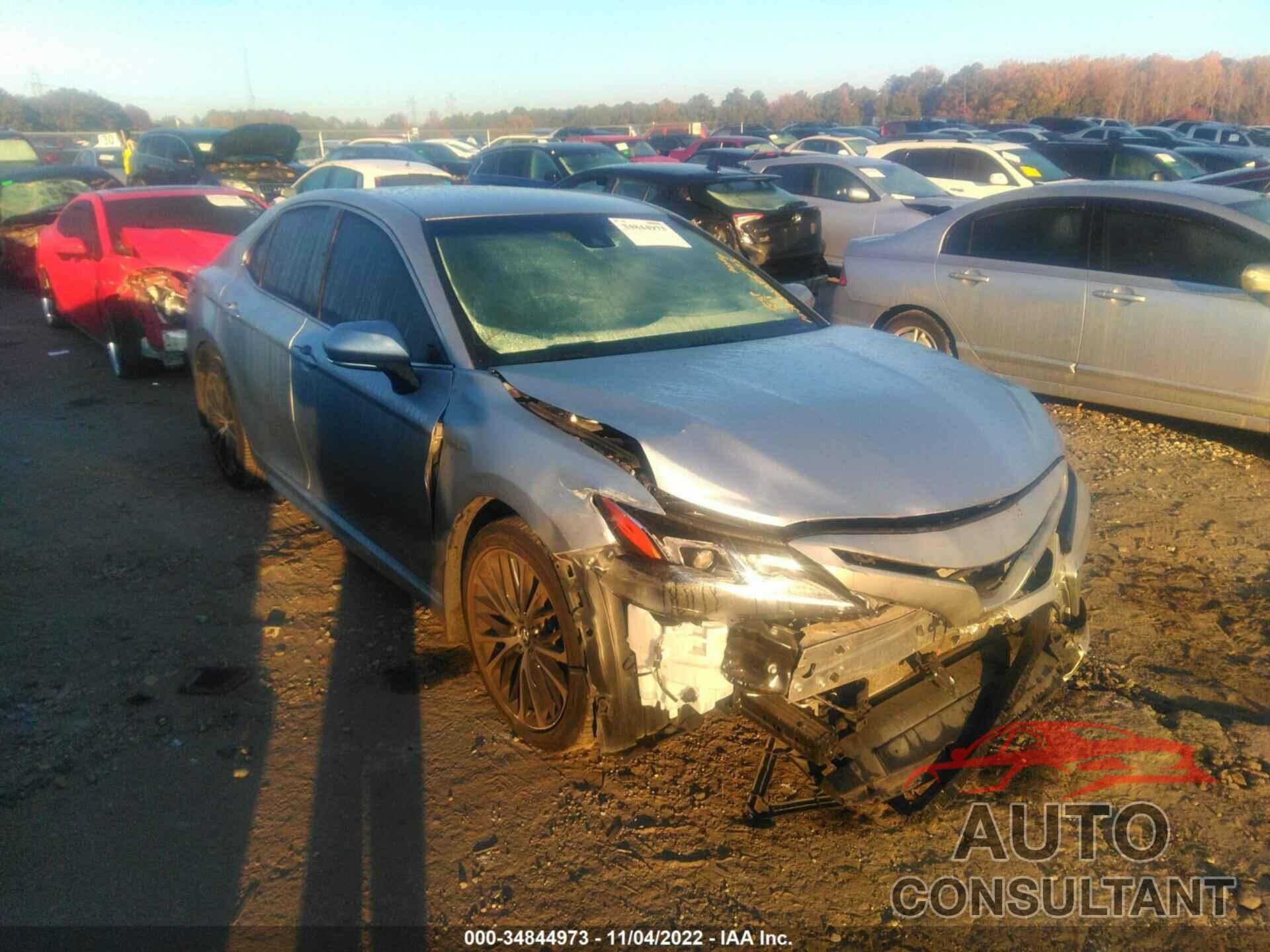 TOYOTA CAMRY 2018 - 4T1B11HK1JU625773