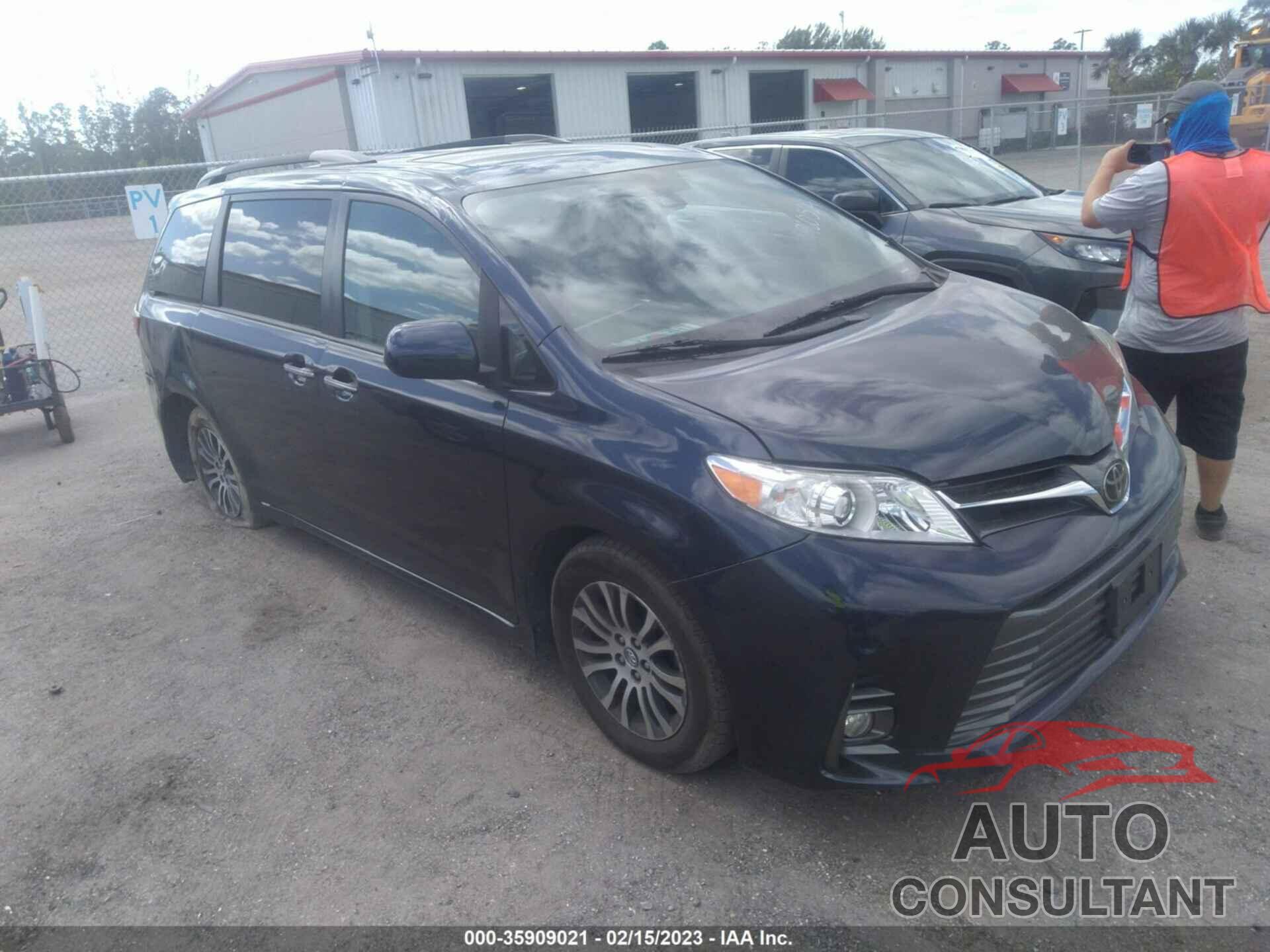 TOYOTA SIENNA 2018 - 5TDYZ3DC4JS960564