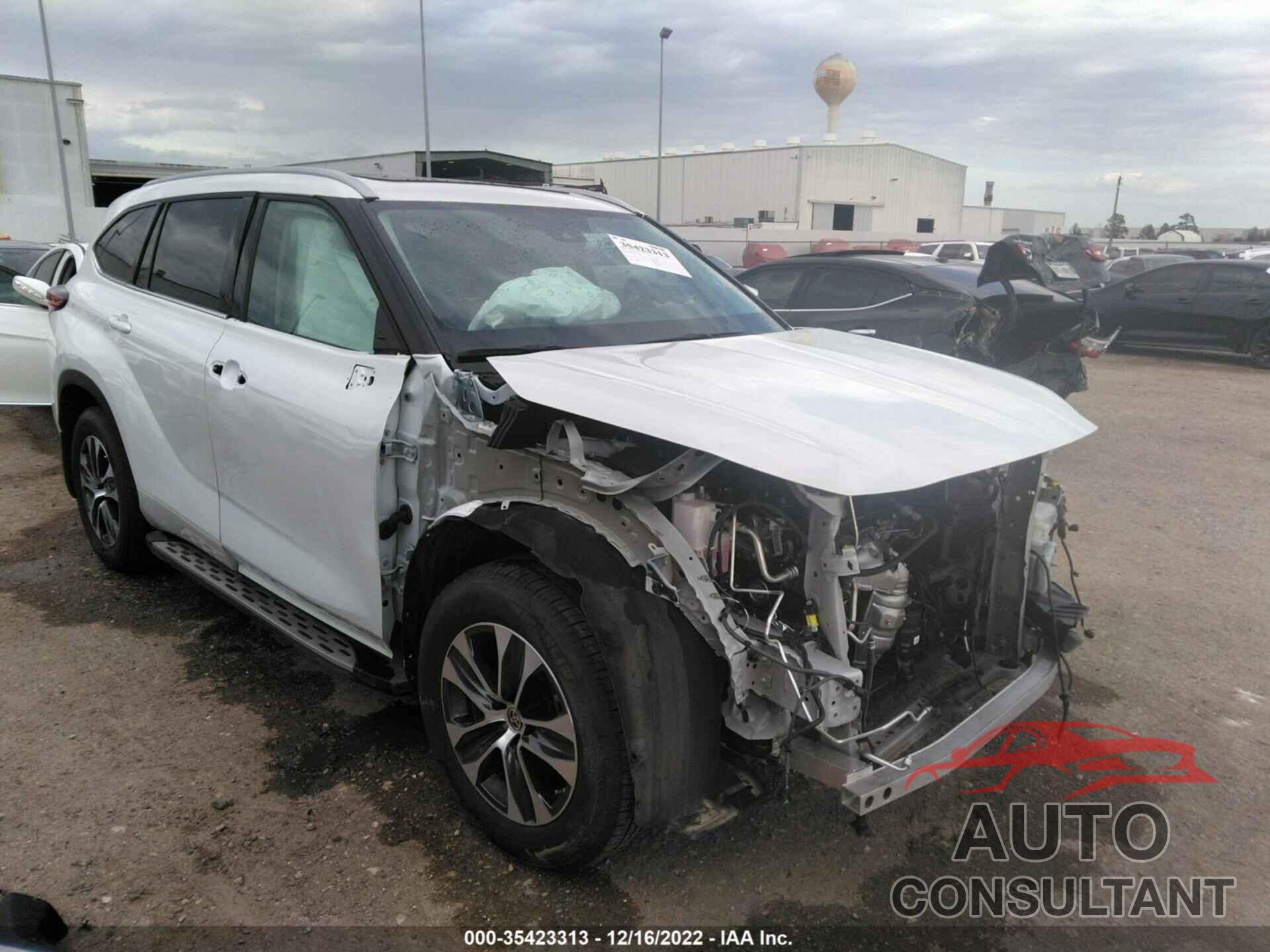 TOYOTA HIGHLANDER 2022 - 5TDGZRAHXNS130238