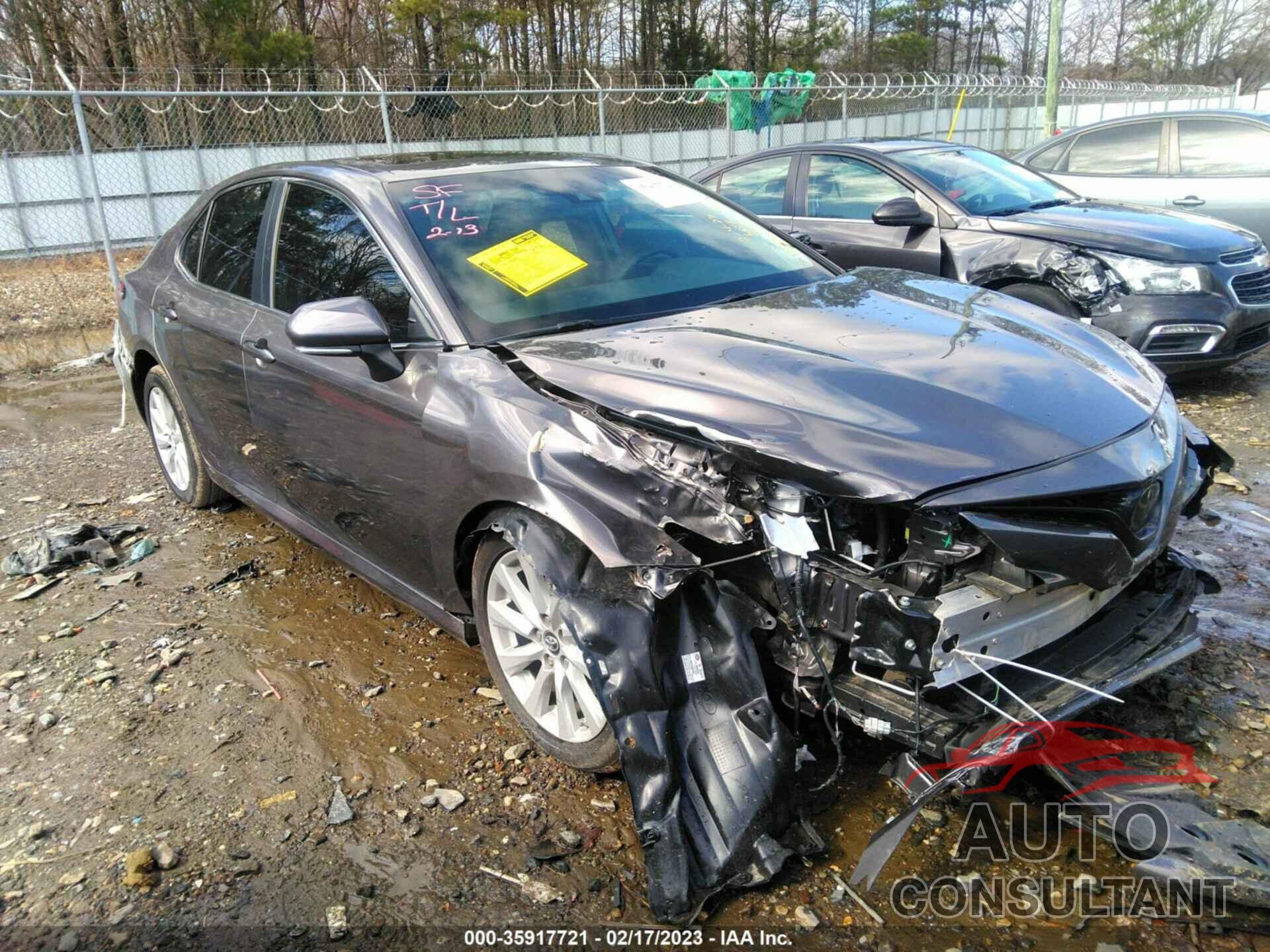 TOYOTA CAMRY 2018 - 4T1B11HK3JU106109