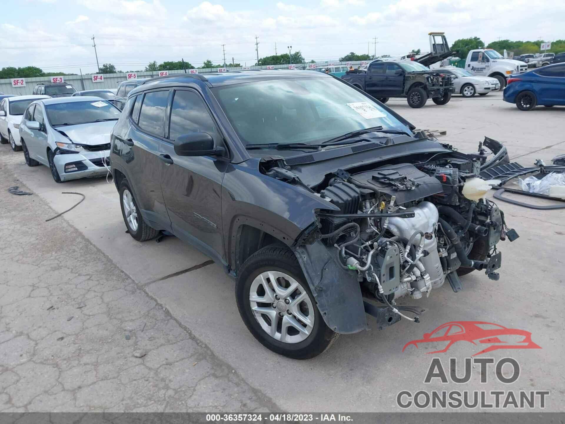 JEEP COMPASS 2018 - 3C4NJCAB1JT182526