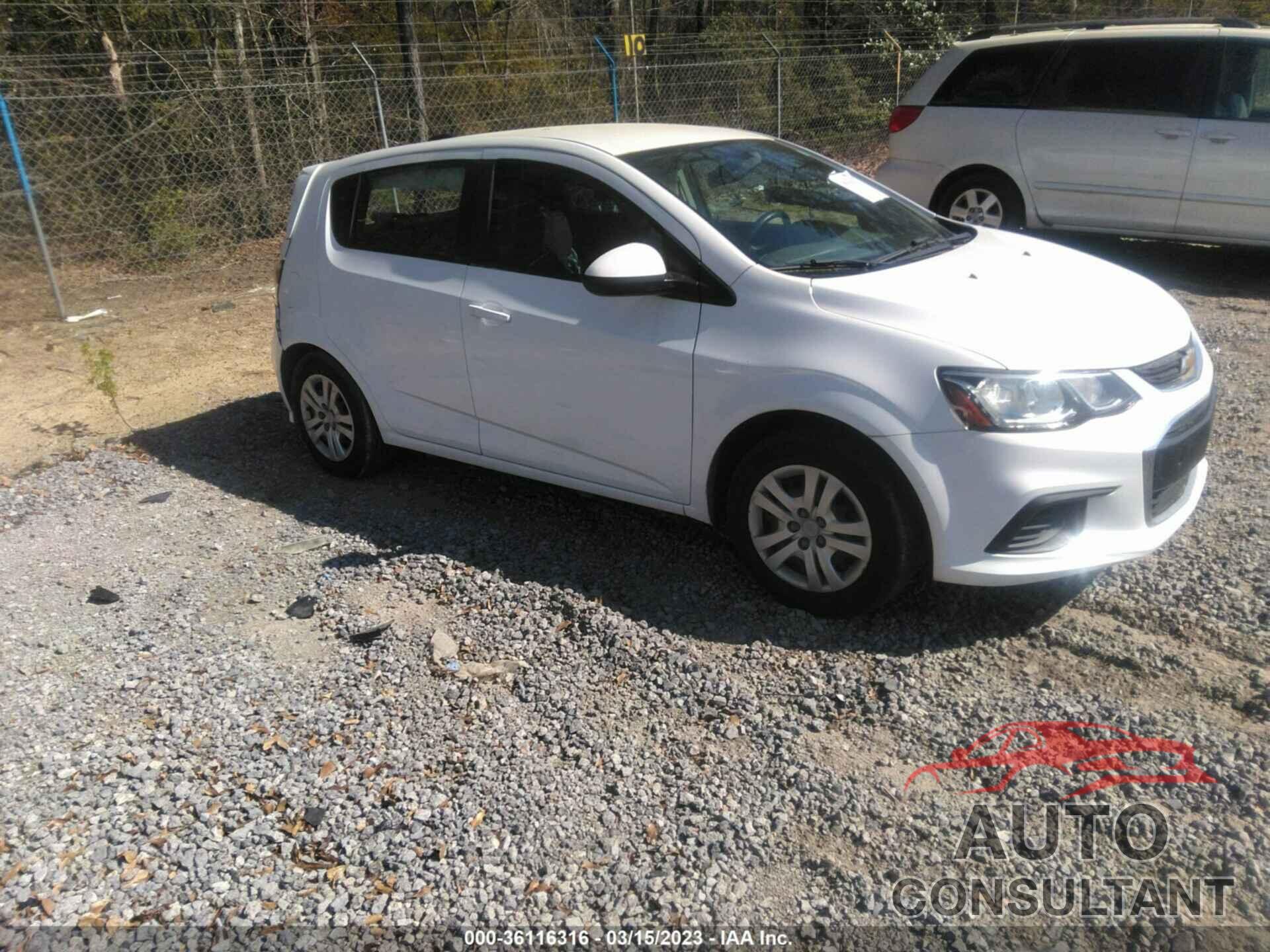 CHEVROLET SONIC 2017 - 1G1JG6SH8H4177365