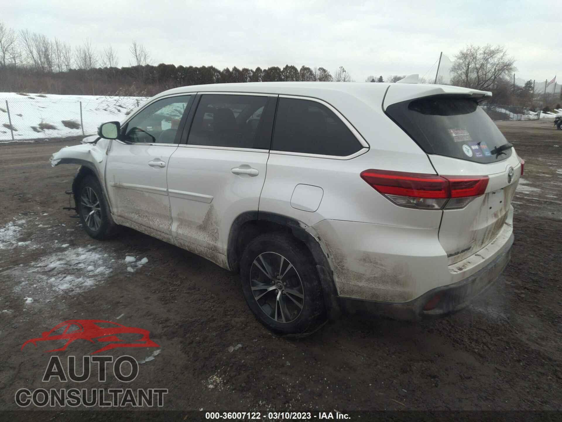 TOYOTA HIGHLANDER 2018 - 5TDBZRFH4JS912273