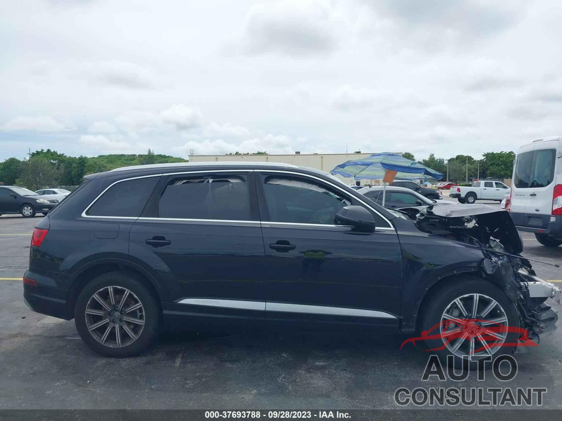 AUDI Q7 2019 - WA1VAAF77KD013637