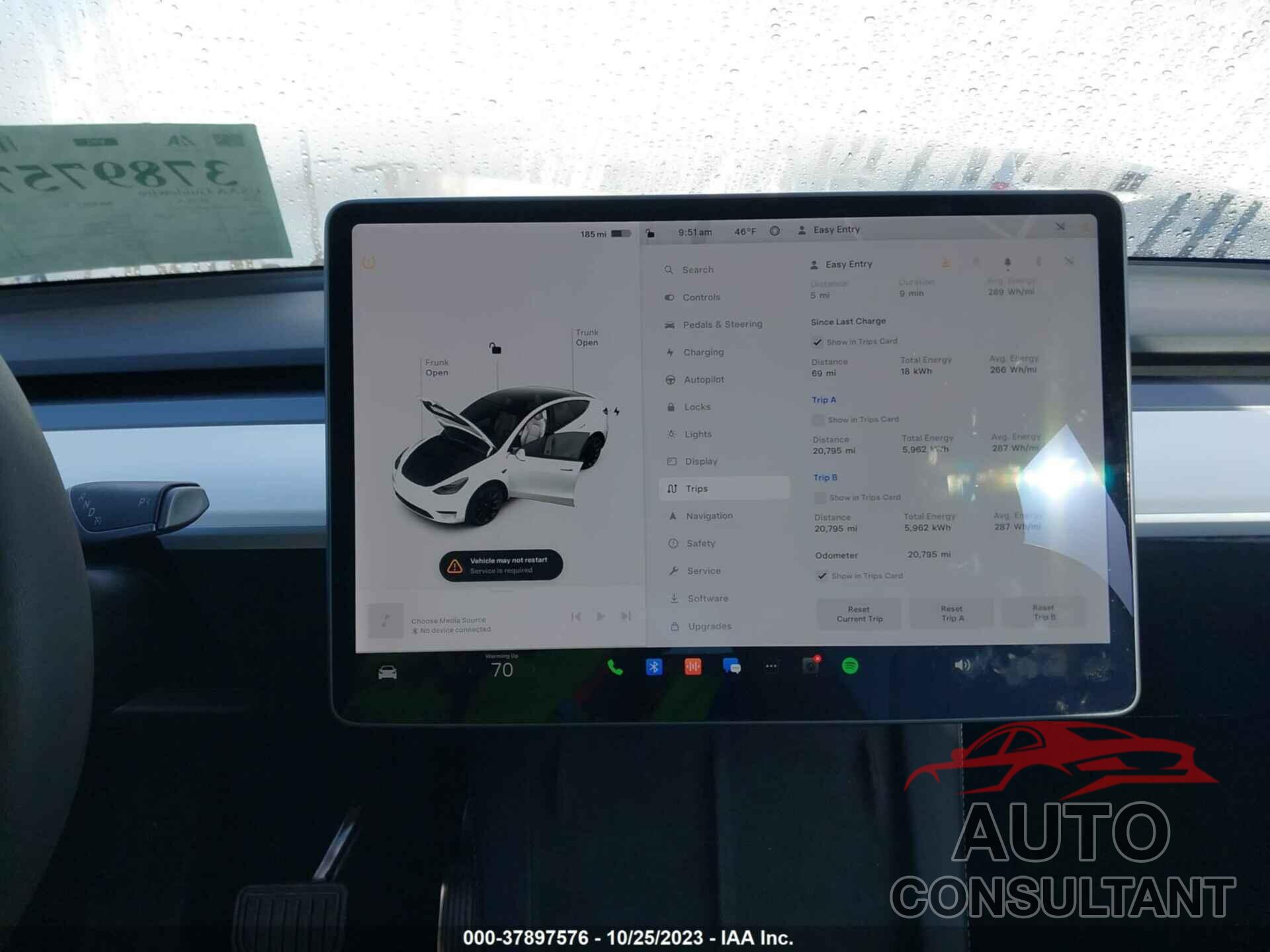 TESLA MODEL Y 2021 - 5YJYGAEE9MF157445