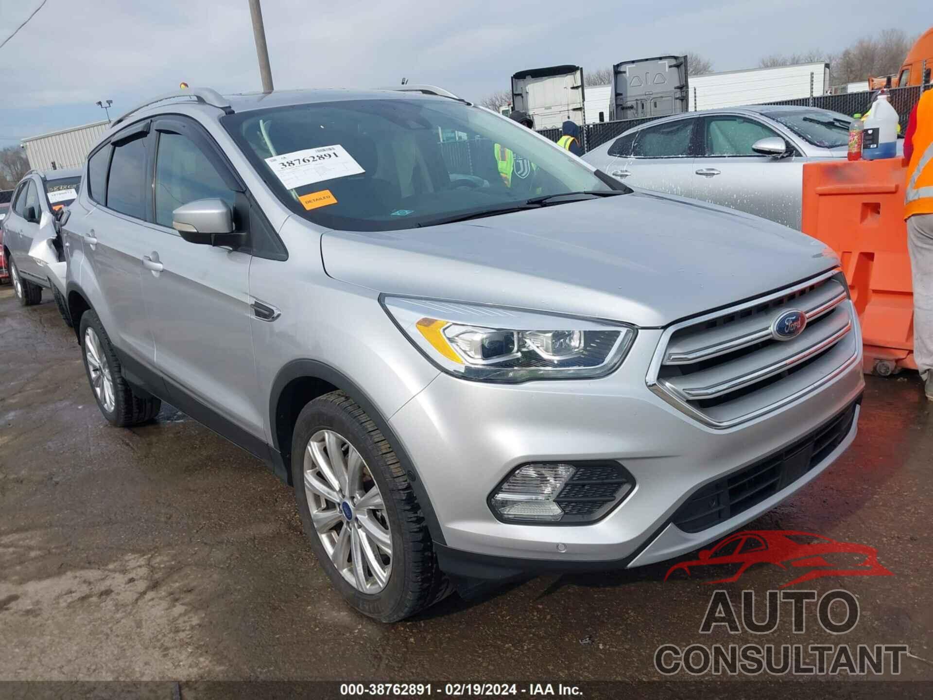 FORD ESCAPE 2018 - 1FMCU0J96JUC47897