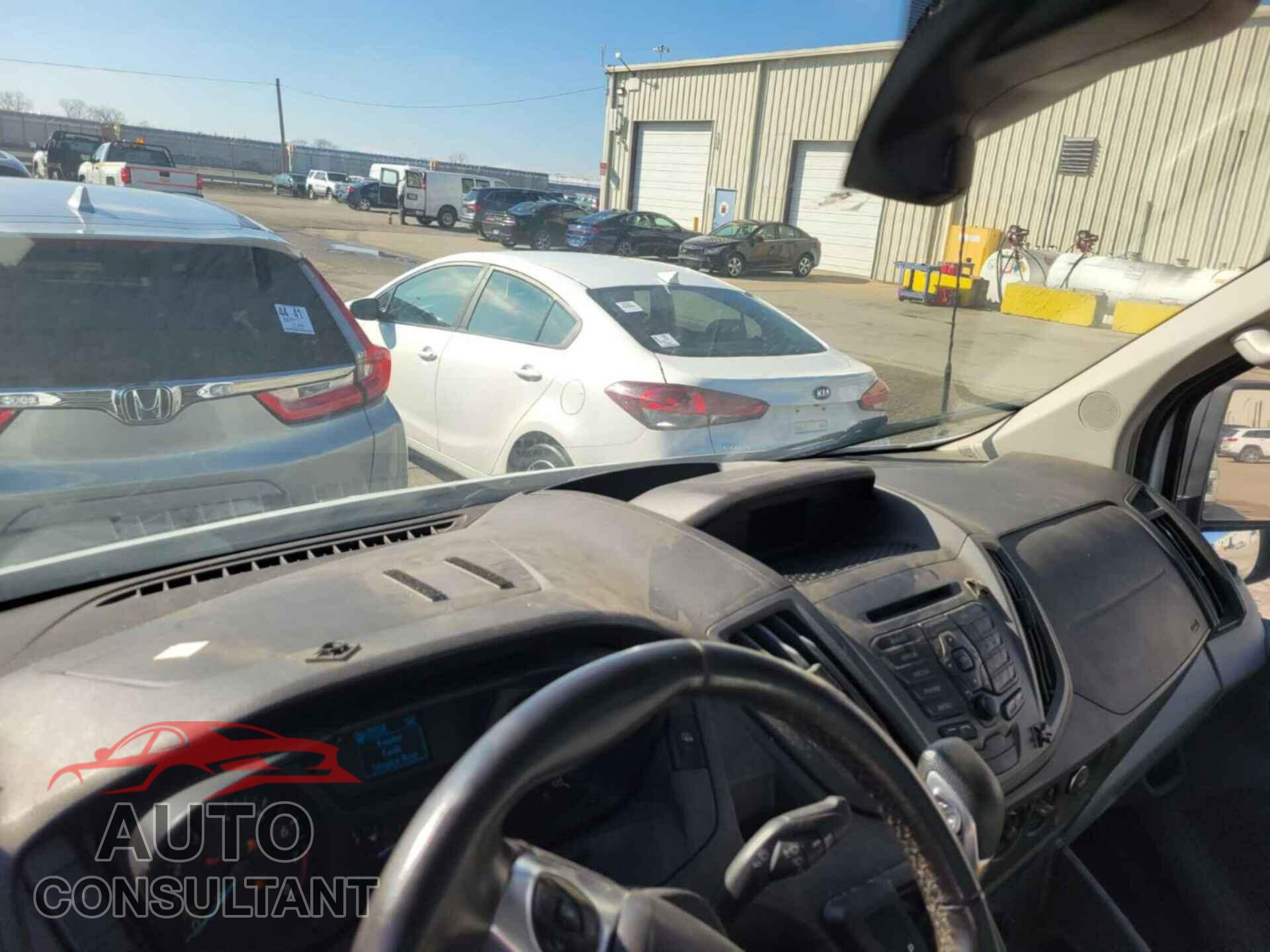 FORD TRANSIT 2017 - 1FTYR2CMXHKB26501