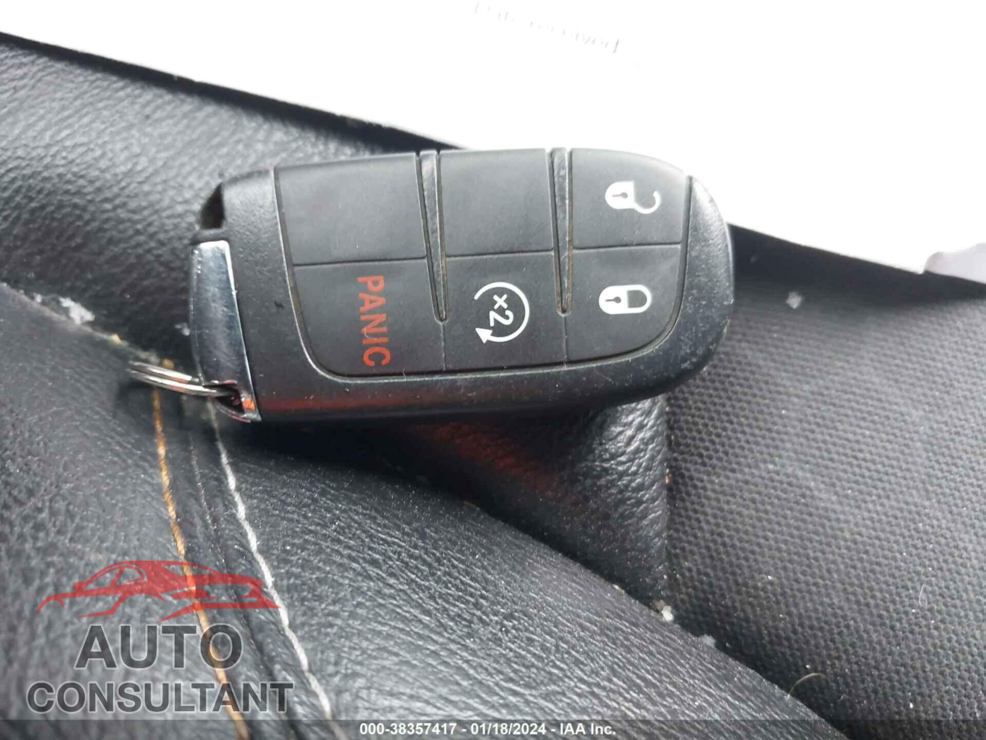 JEEP COMPASS 2018 - 3C4NJDBB4JT484591