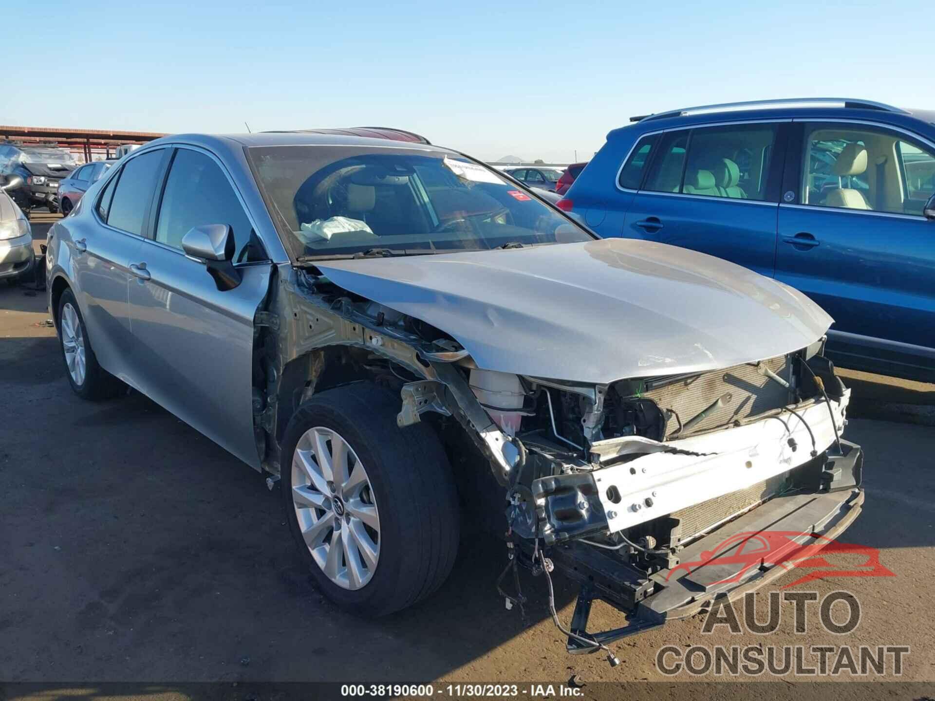 TOYOTA CAMRY 2019 - 4T1B11HK1KU832052