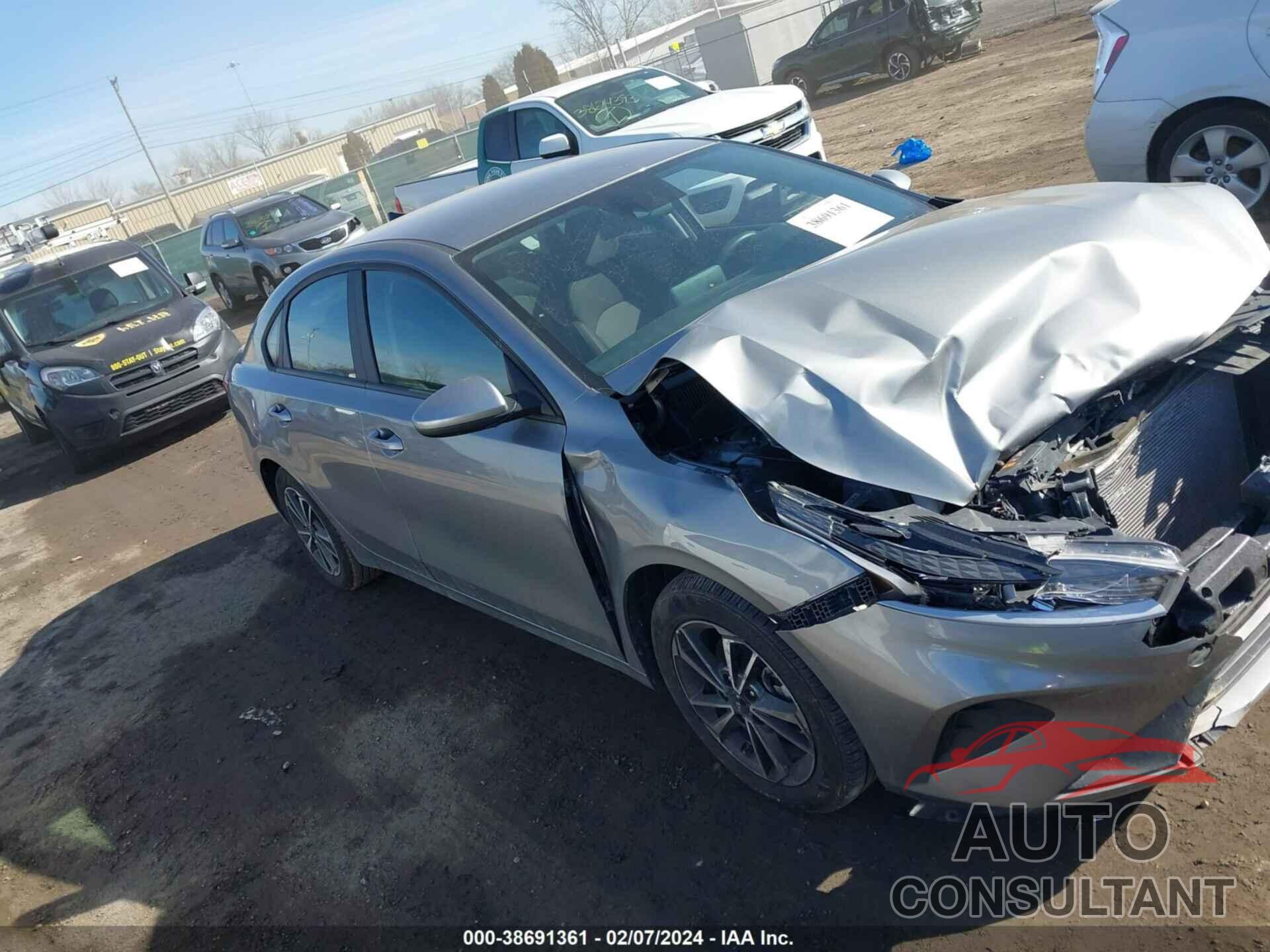 KIA FORTE 2023 - 3KPF24AD1PE507018