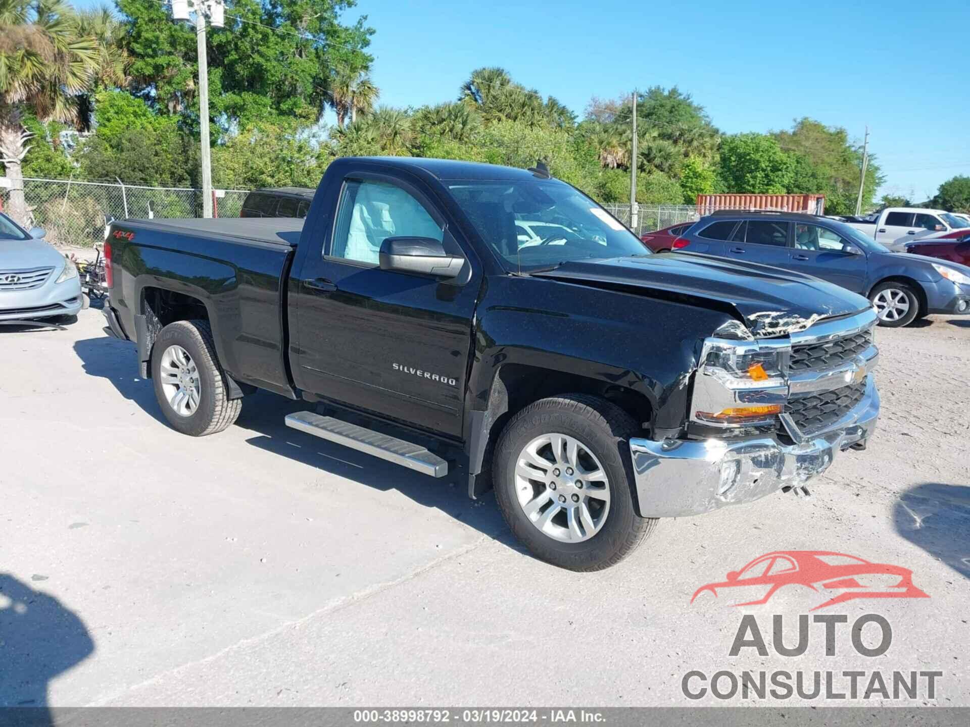 CHEVROLET SILVERADO 1500 2018 - 1GCNKREC2JZ331540
