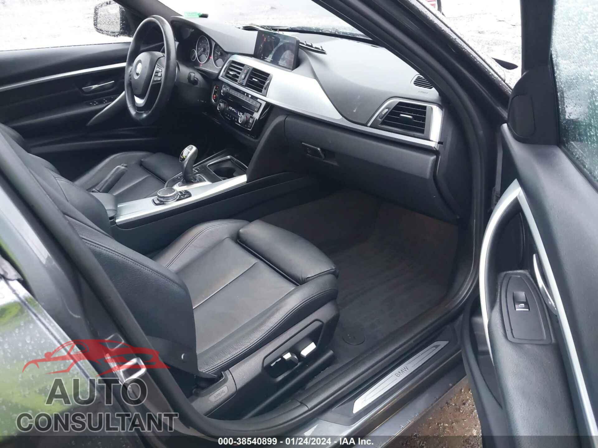 BMW 328I 2016 - WBA8E3G50GNU04241