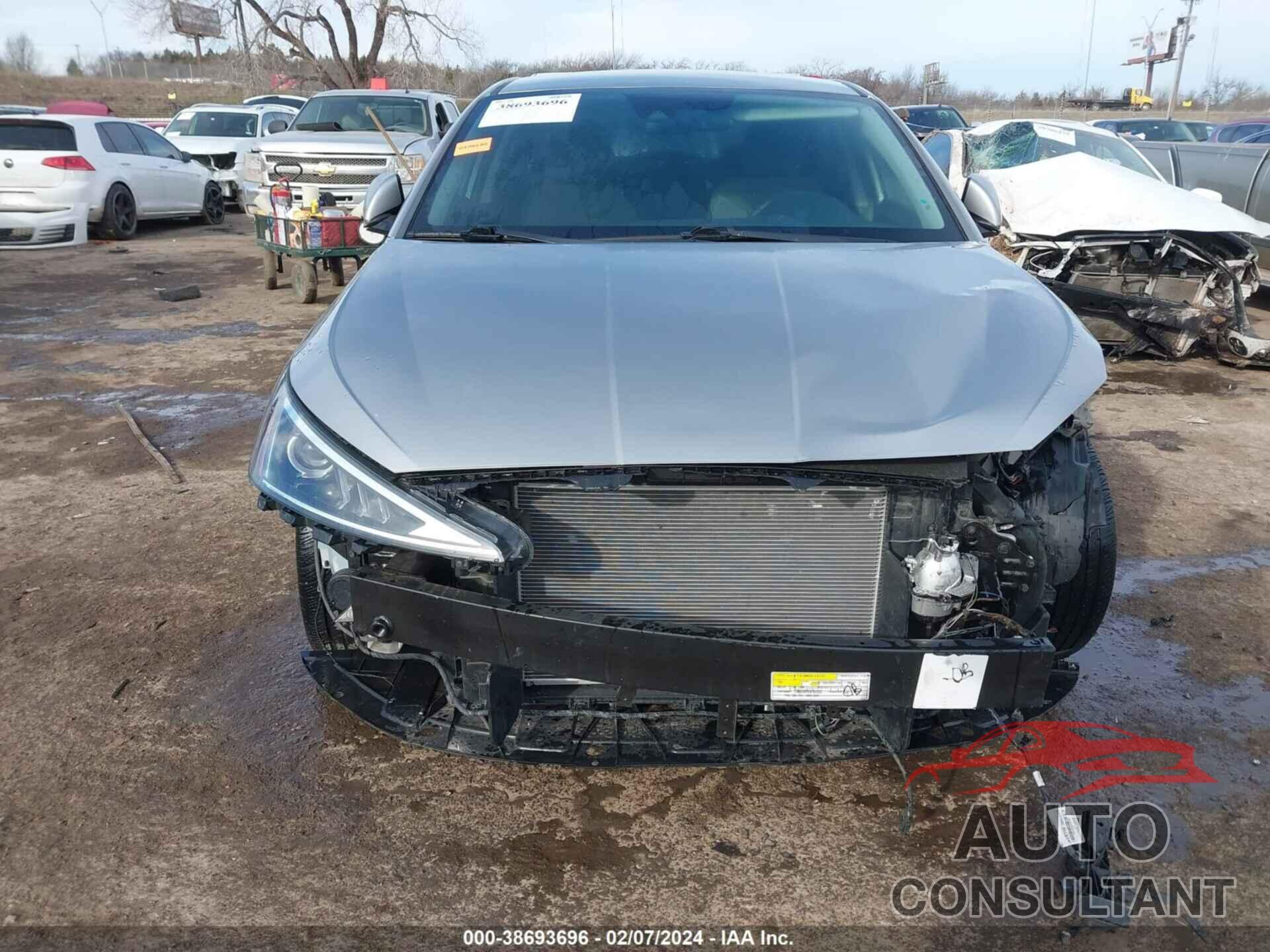 HYUNDAI ELANTRA 2020 - 5NPD84LF3LH573273