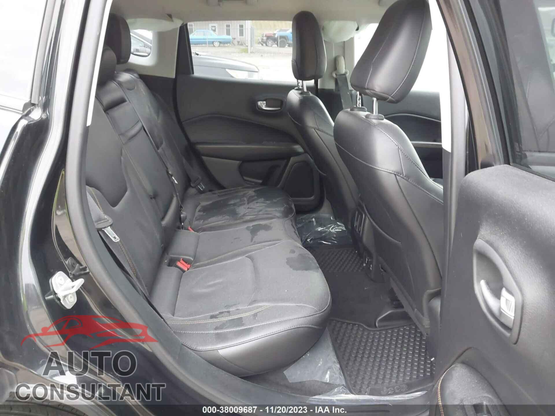 JEEP COMPASS 2018 - 3C4NJDCB8JT253210