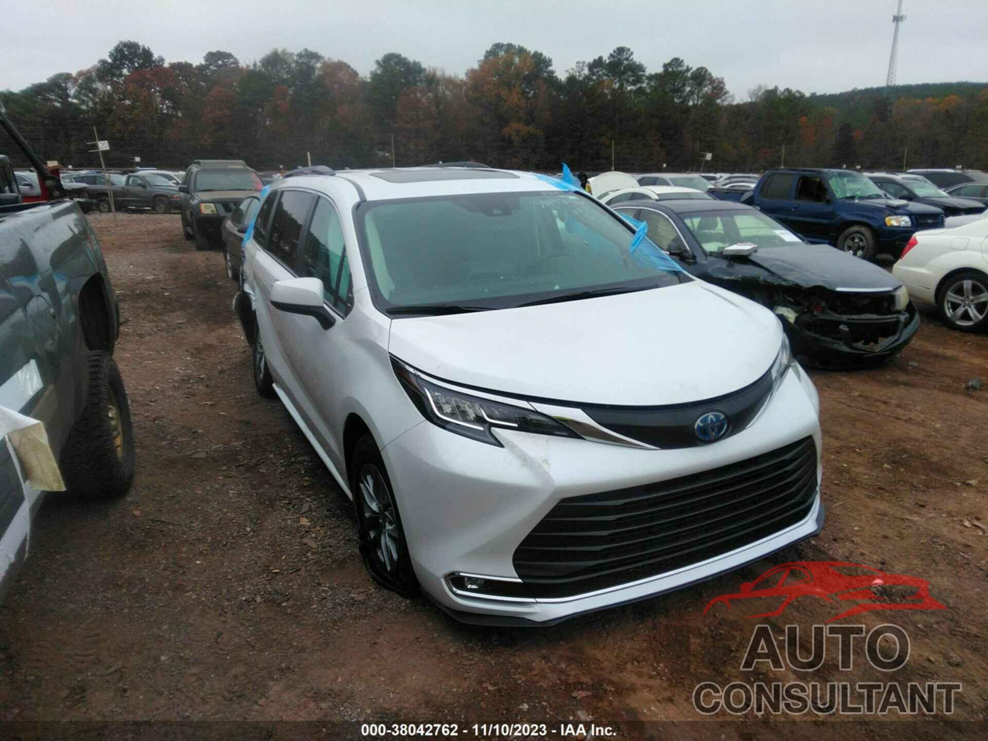 TOYOTA SIENNA 2022 - 5TDYRKEC1NS105027