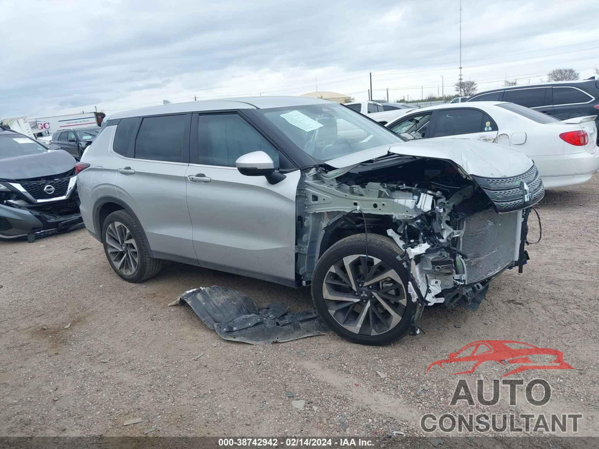 MITSUBISHI OUTLANDER 2023 - JA4J3UA81PZ056780