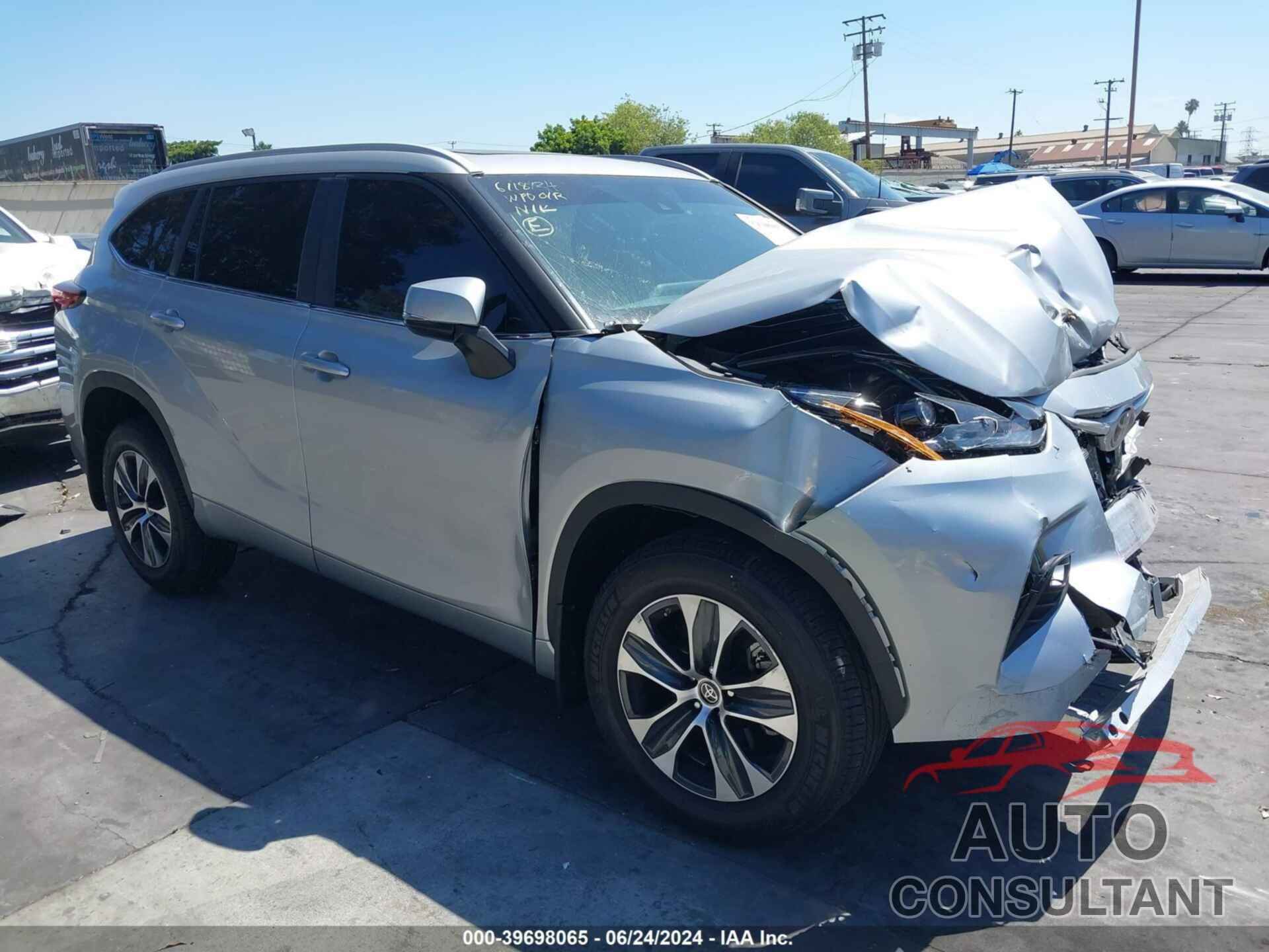 TOYOTA HIGHLANDER 2023 - 5TDKDRAH3PS042627