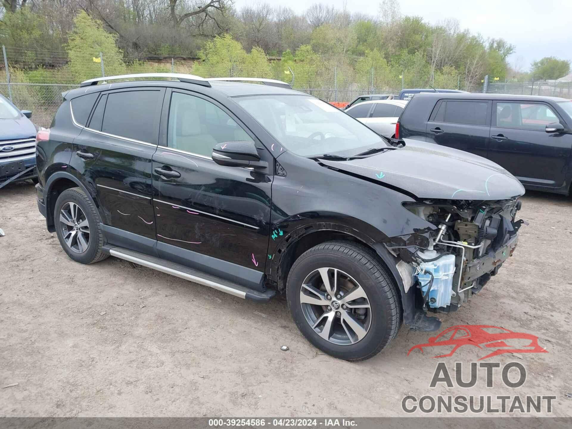 TOYOTA RAV4 2018 - 2T3RFREV6JW719796