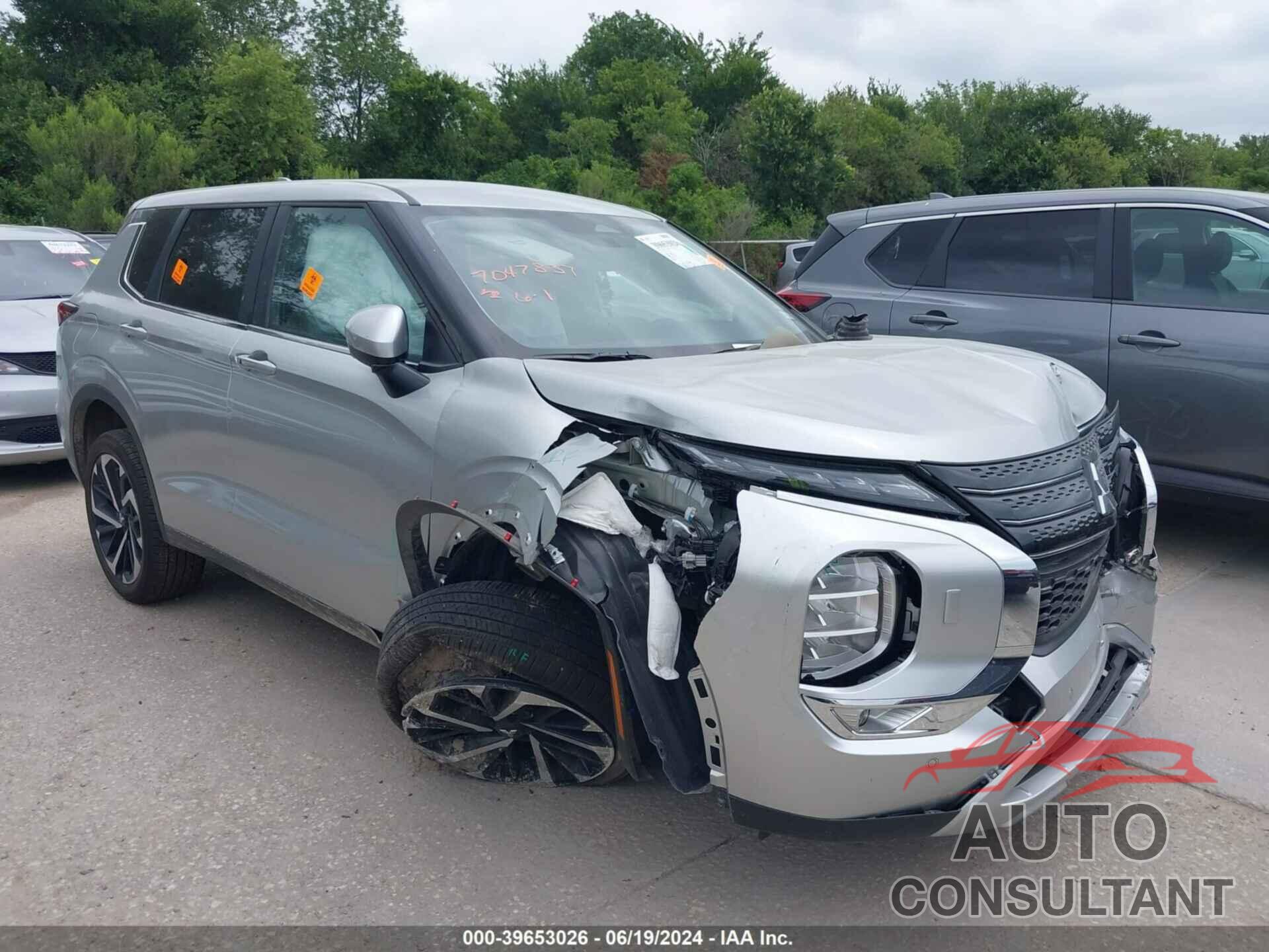 MITSUBISHI OUTLANDER 2024 - JA4J4VA82RZ045700