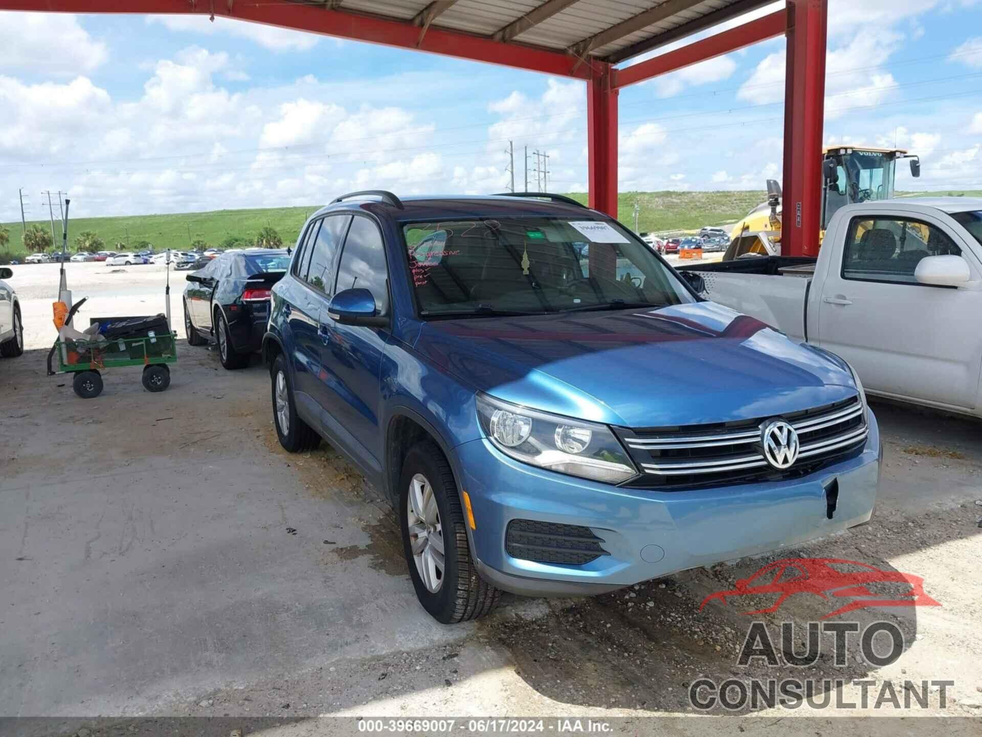 VOLKSWAGEN TIGUAN 2017 - WVGAV7AX4HK009354