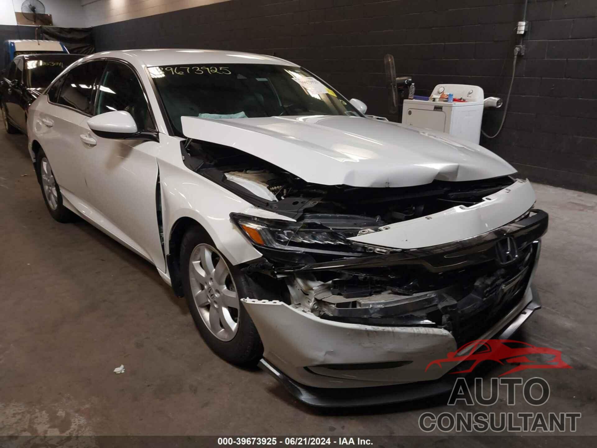 HONDA ACCORD 2018 - 1HGCV1F33JA060065