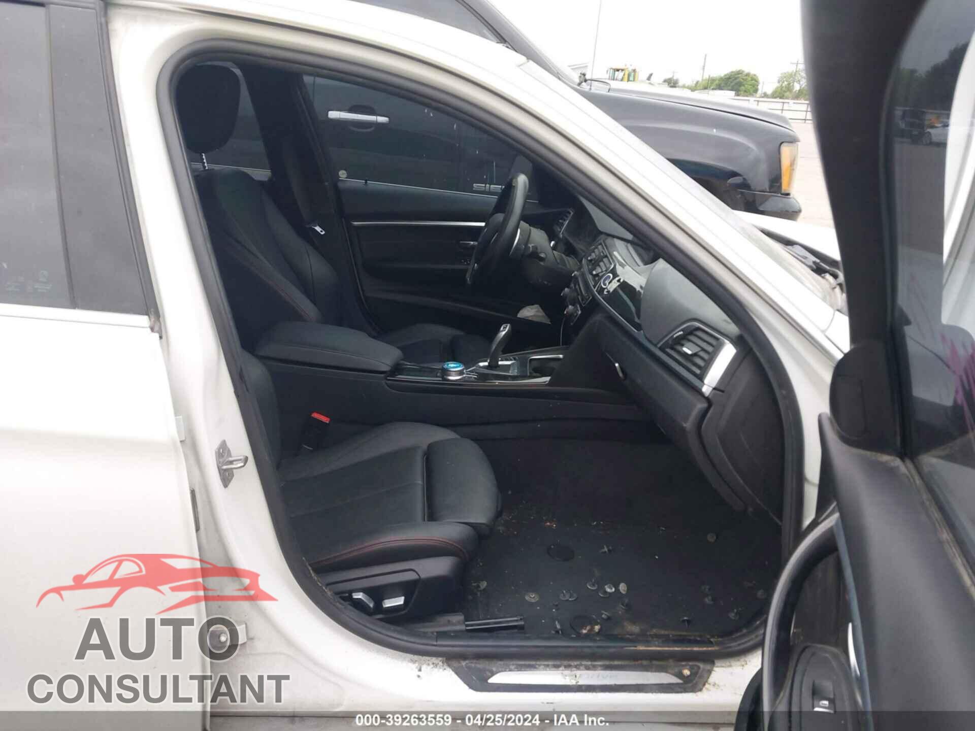BMW 330E 2018 - WBA8E1C54JA180304