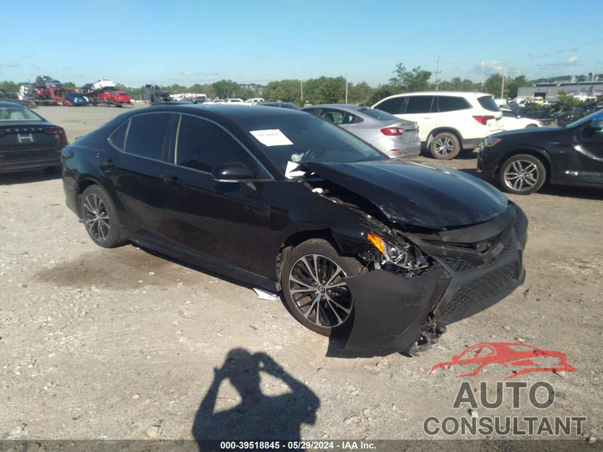 TOYOTA CAMRY 2018 - 4T1B11HKXJU619695