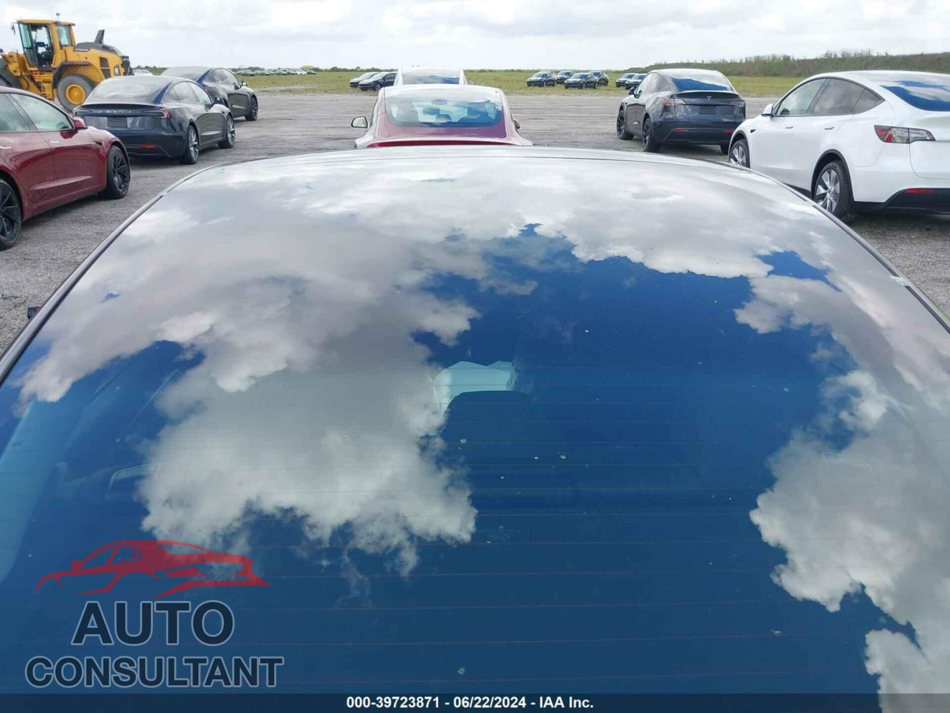 TESLA MODEL 3 2024 - 5YJ3E1EA1RF751211