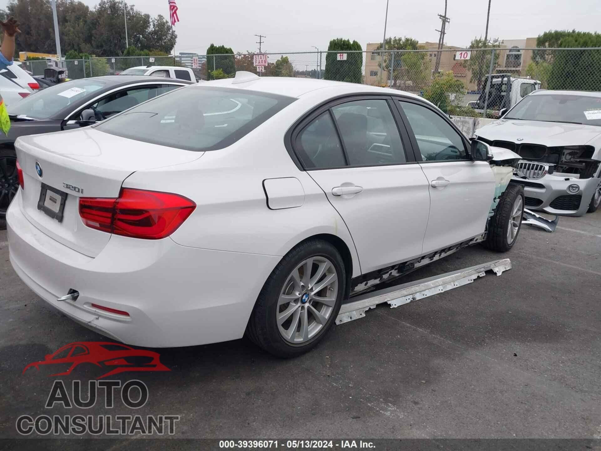 BMW 320I 2016 - WBA8E1G58GNU10924