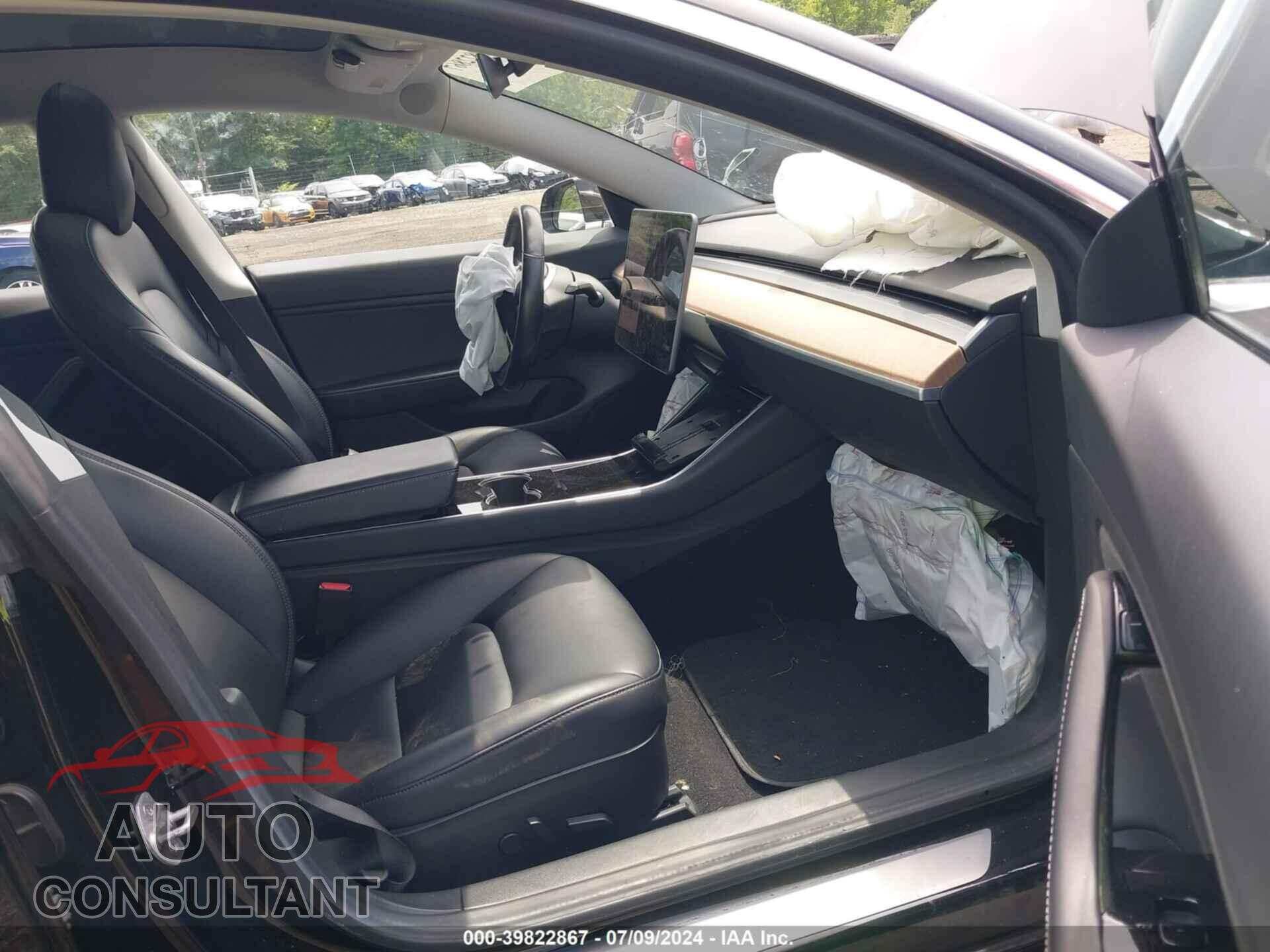 TESLA MODEL 3 2018 - 5YJ3E1EA0JF041771