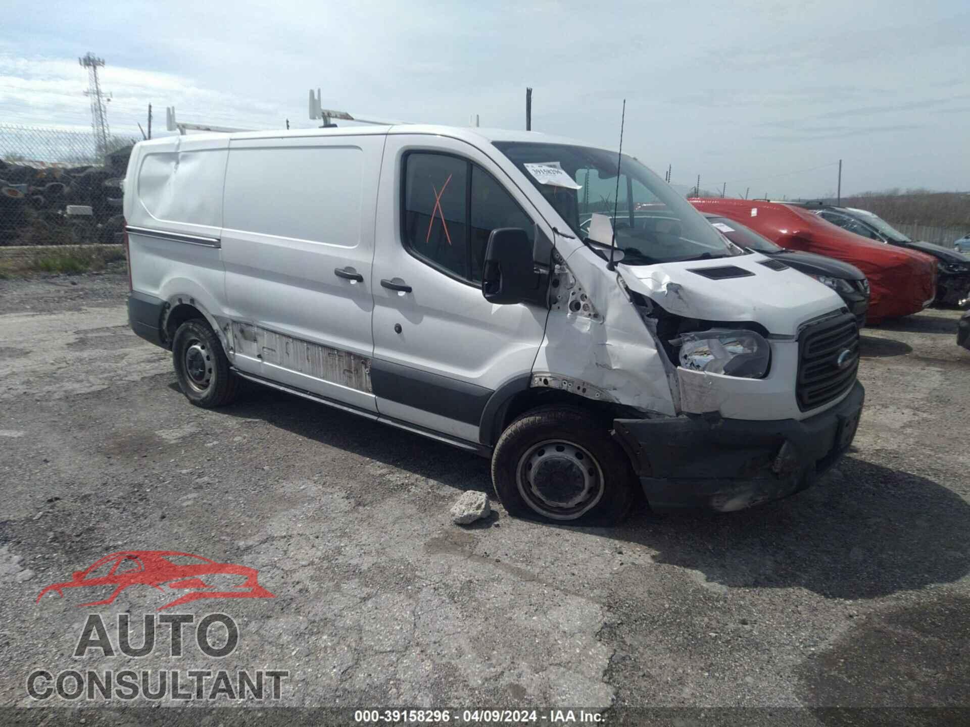 FORD TRANSIT 2017 - 1FTYR1YM2HKB55848