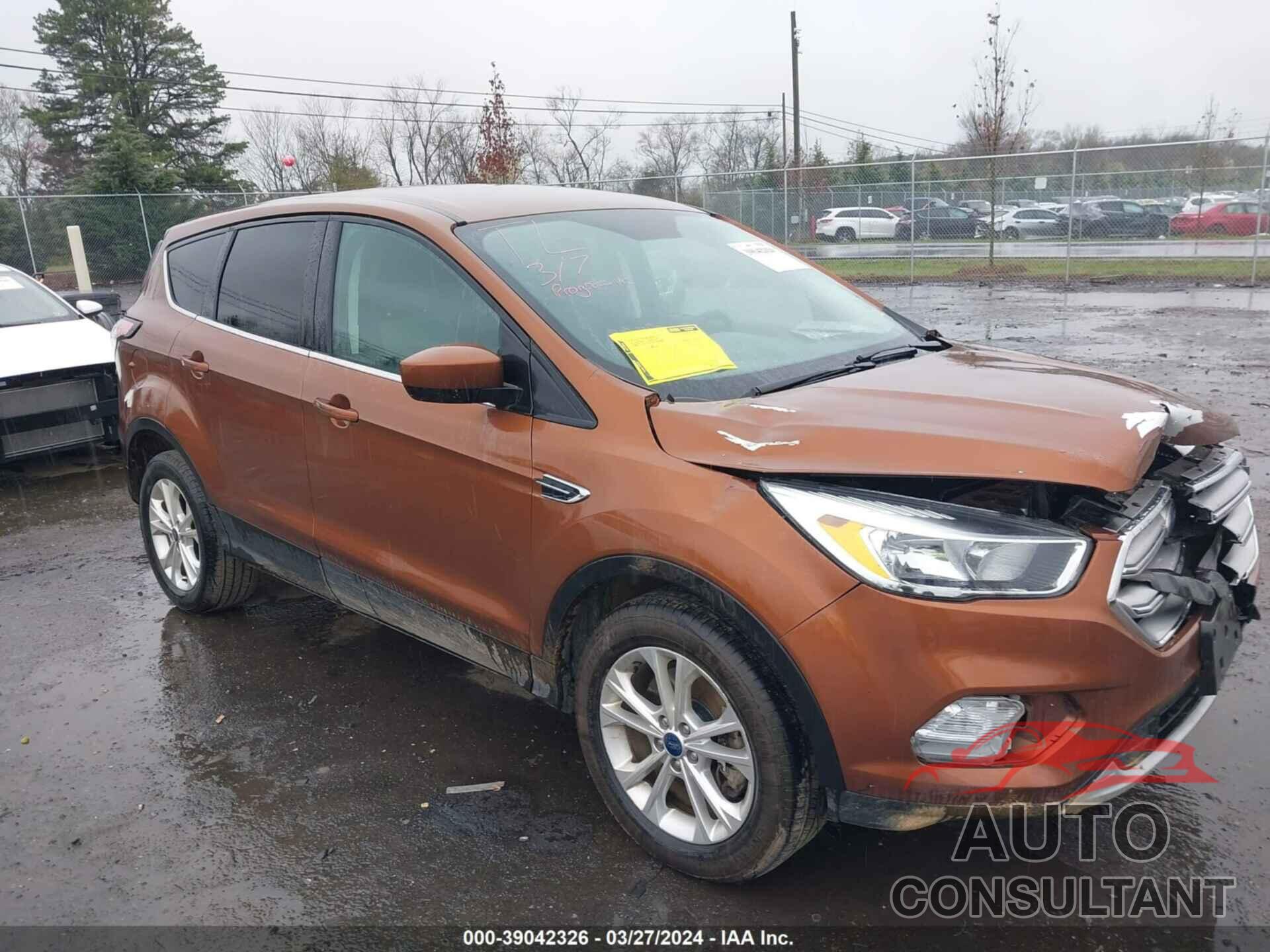 FORD ESCAPE 2017 - 1FMCU9GD9HUD56784