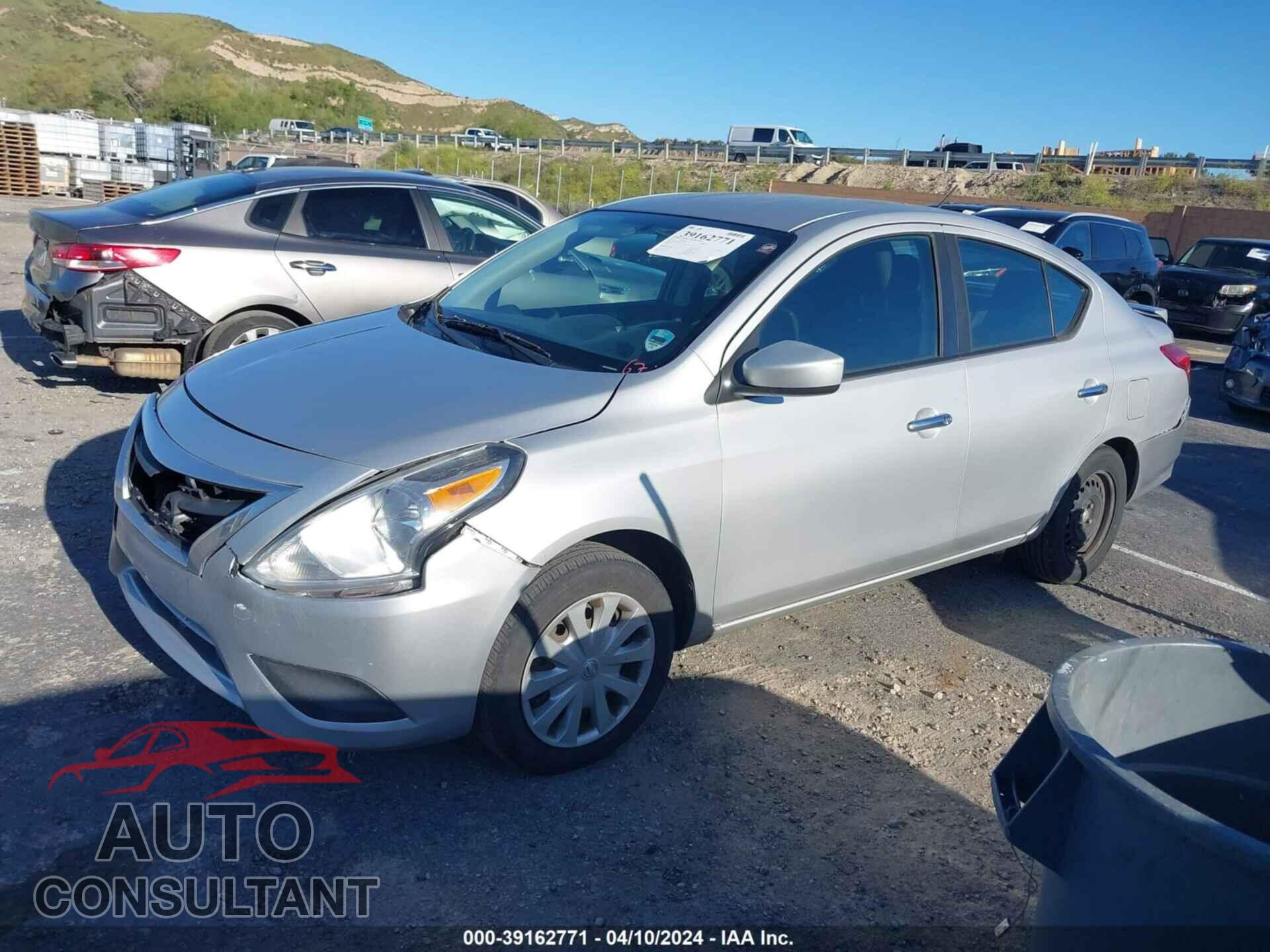 NISSAN VERSA 2017 - 3N1CN7AP3HL814552
