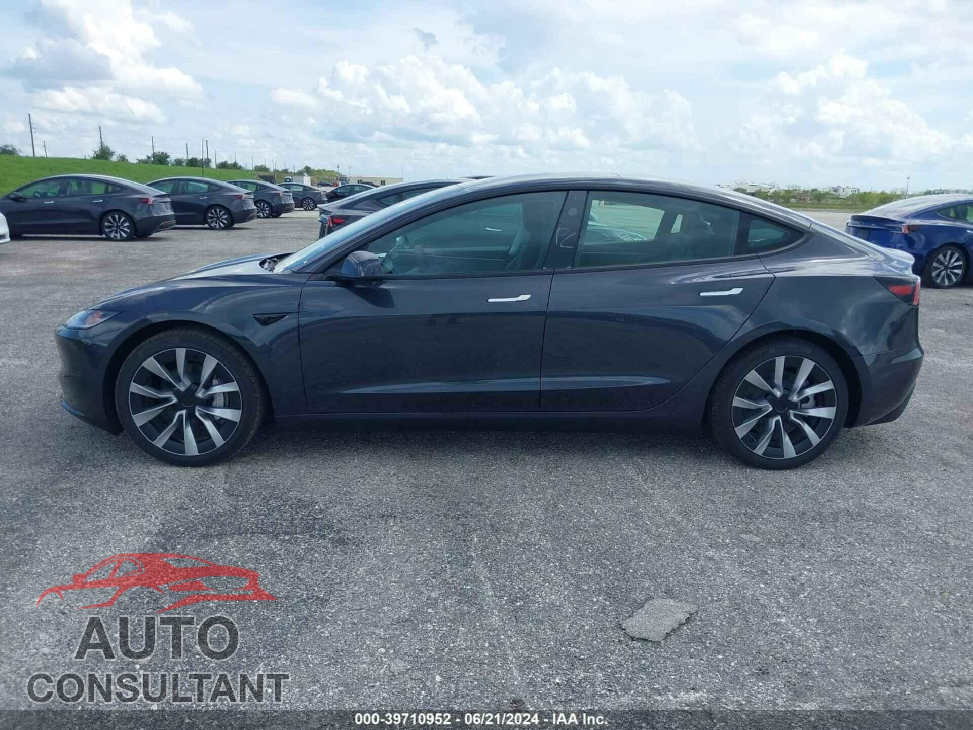 TESLA MODEL 3 2024 - 5YJ3E1EA1RF742279
