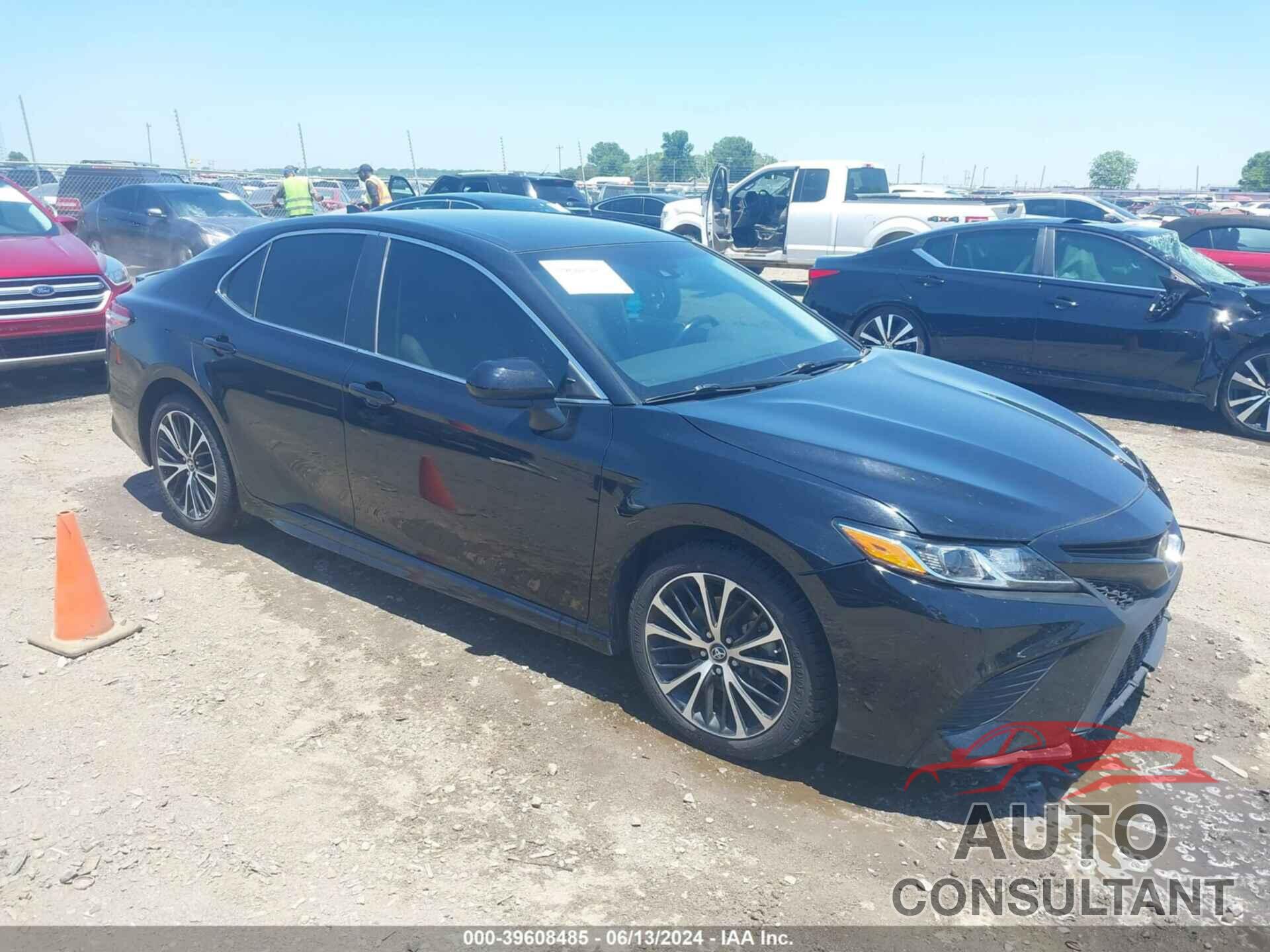 TOYOTA CAMRY 2019 - 4T1B11HK0KU191105