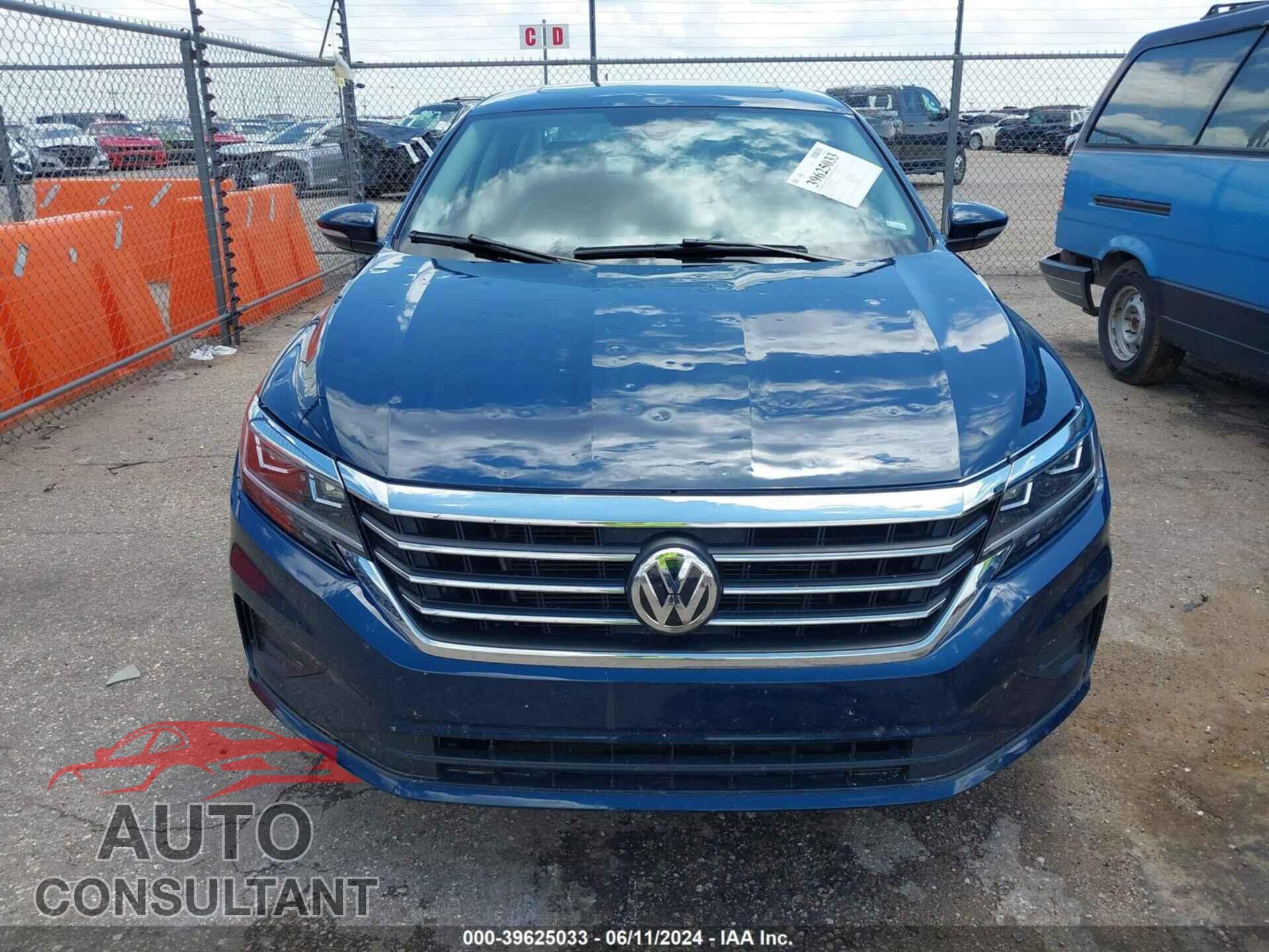 VOLKSWAGEN PASSAT 2022 - 1VWSA7A34NC008564