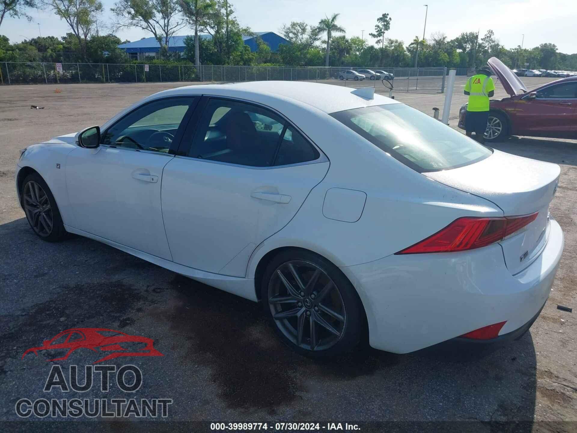 LEXUS IS 2018 - JTHBZ1D2XJ5032263
