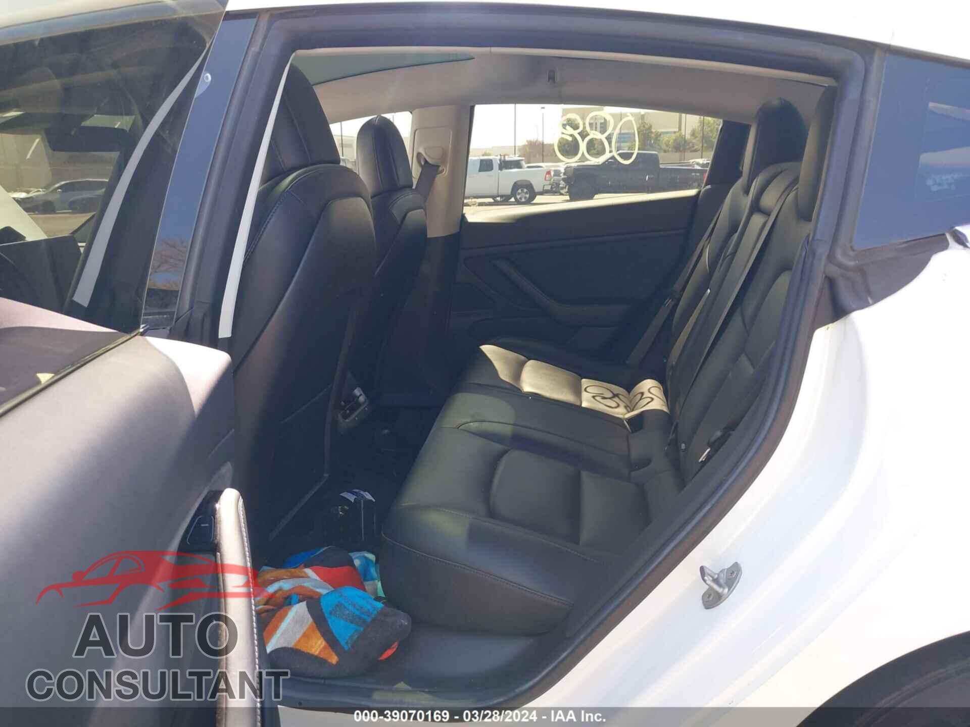TESLA MODEL 3 2018 - 5YJ3E1EA3JF019716