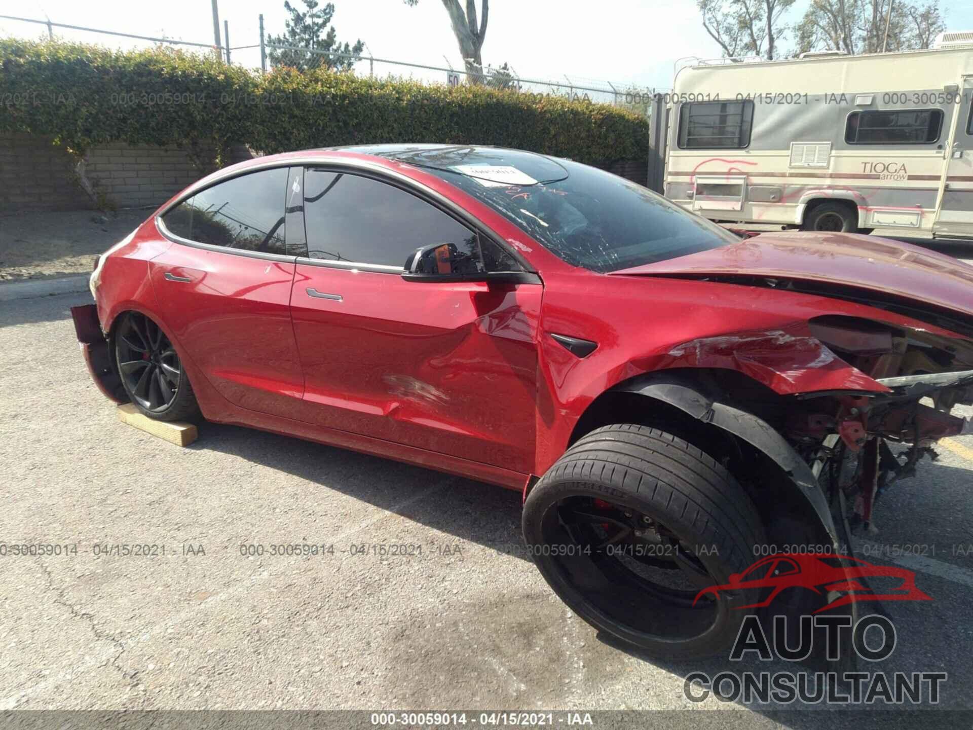 TESLA MODEL 3 2018 - 5YJ3E1EB8JF075367