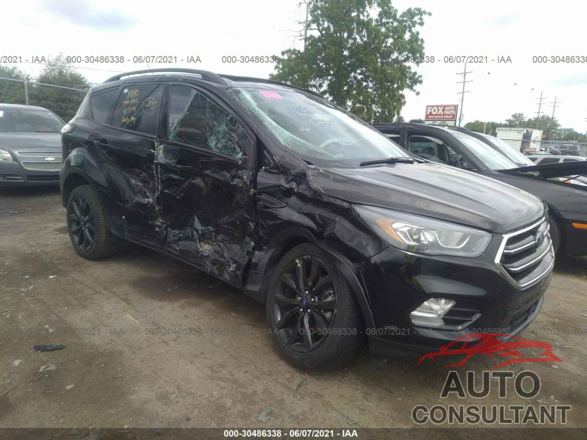 FORD ESCAPE 2017 - 1FMCU9J91HUE34172