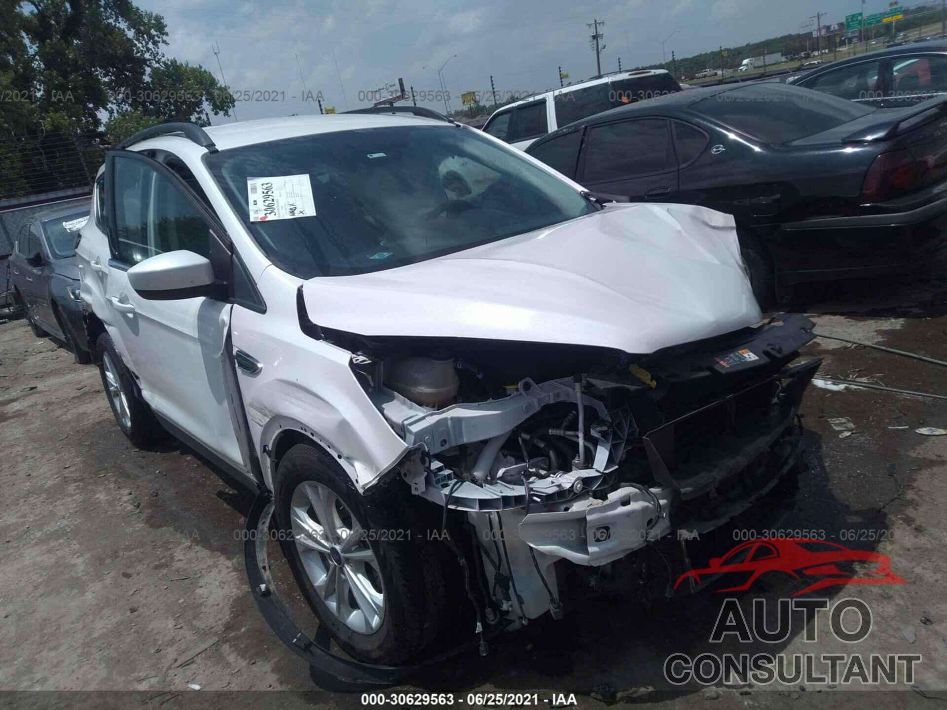 FORD ESCAPE 2017 - 1FMCU0GD6HUC80520