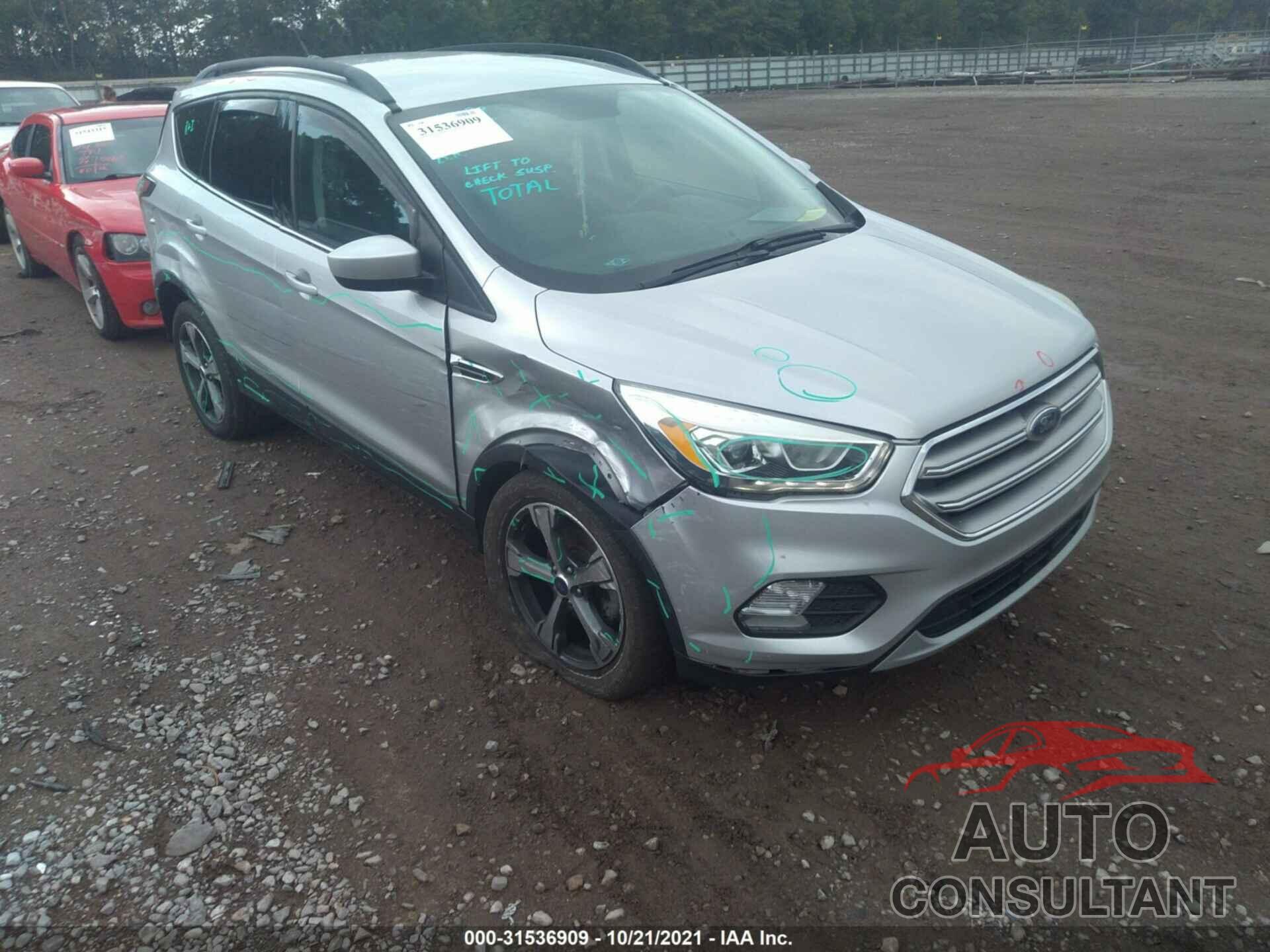 FORD ESCAPE 2017 - 1FMCU0GD8HUA18613