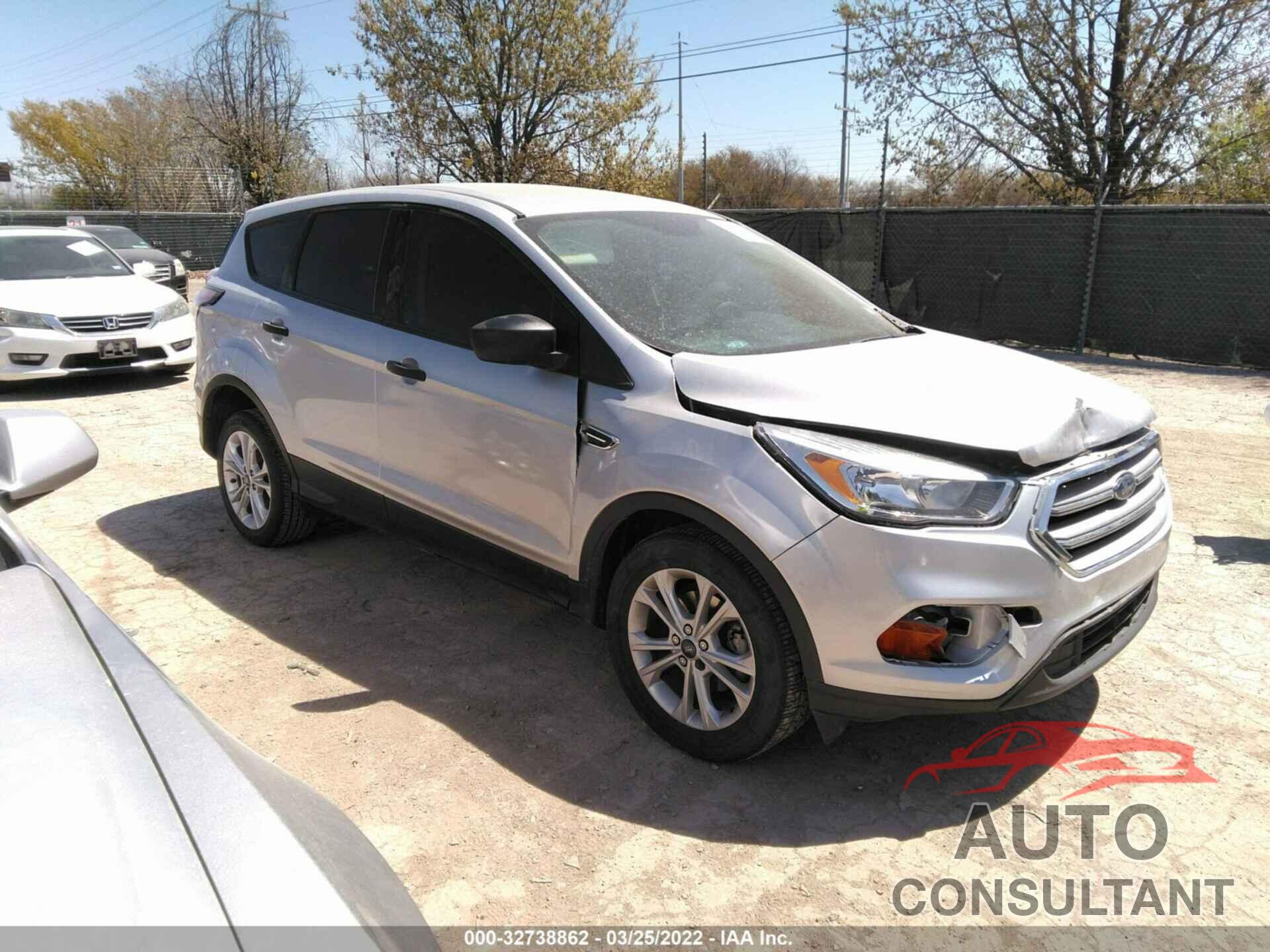 FORD ESCAPE 2017 - 1FMCU0F76HUE71544