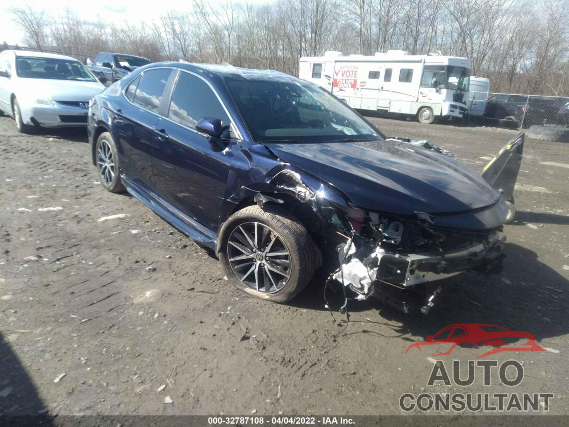 TOYOTA CAMRY 2022 - 4T1T11BK7NU053188