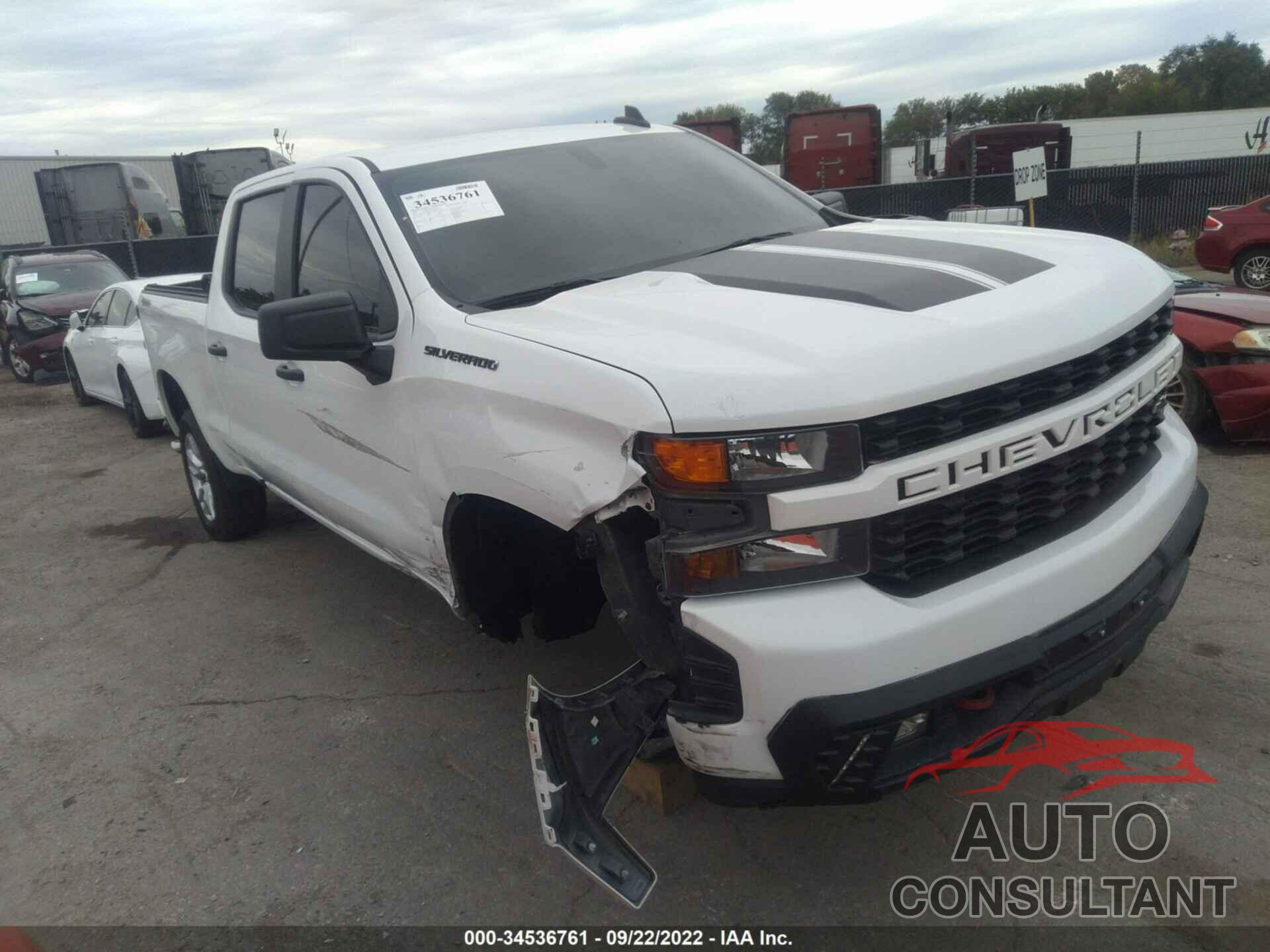 CHEVROLET SILVERADO 1500 2021 - 1GCPYBEH4MZ171031