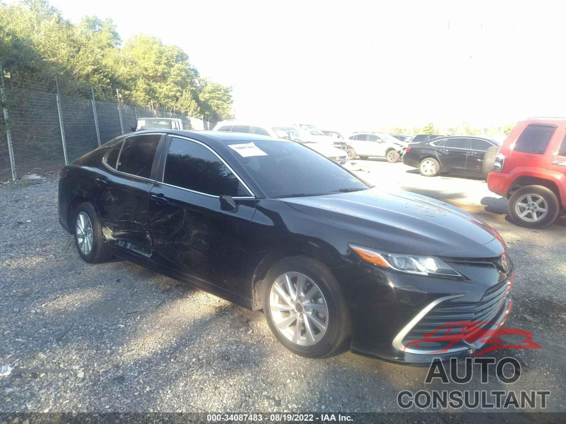 TOYOTA CAMRY 2021 - 4T1C11AK0MU553855