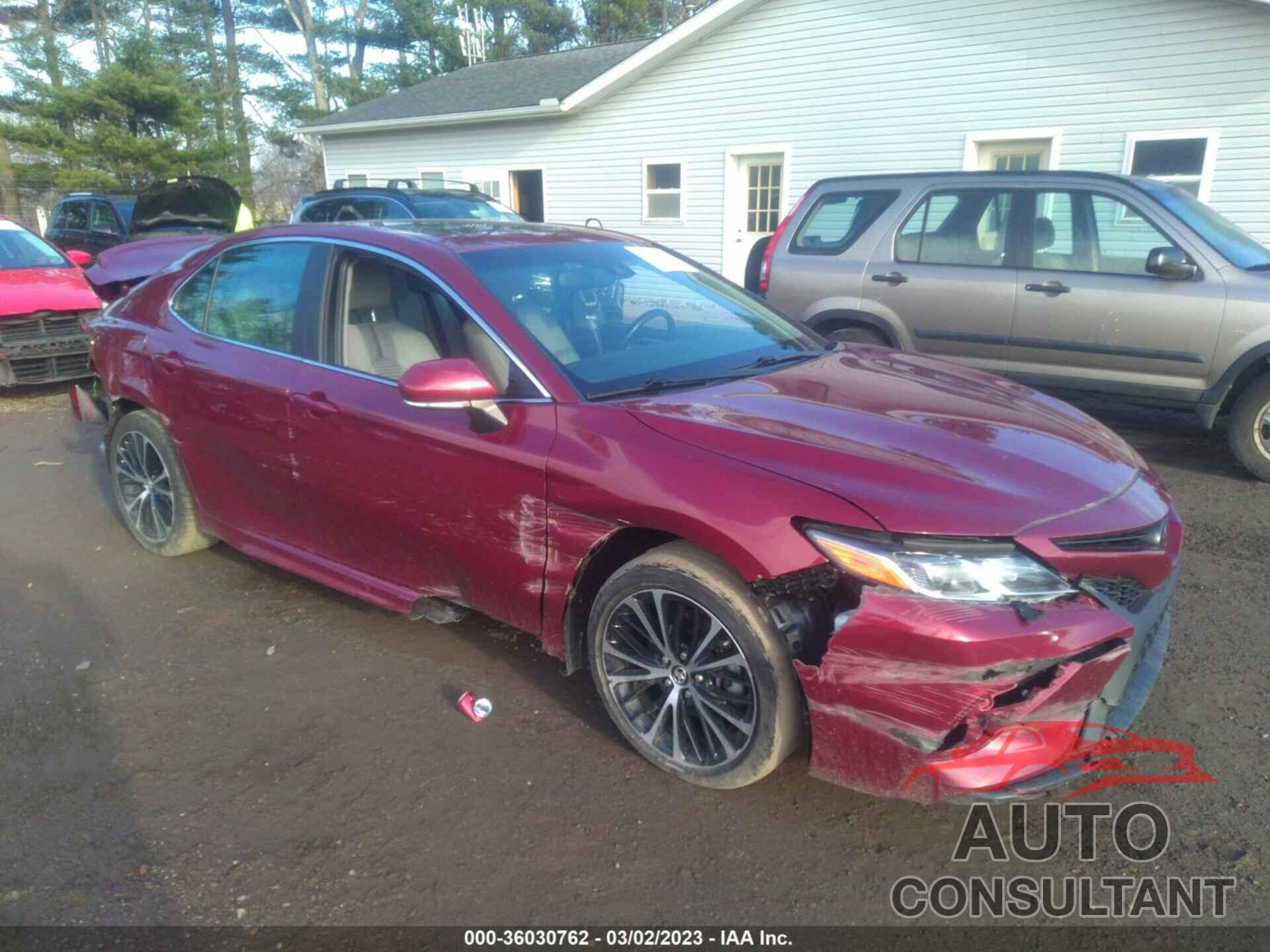 TOYOTA CAMRY 2018 - 4T1B11HK8JU674663