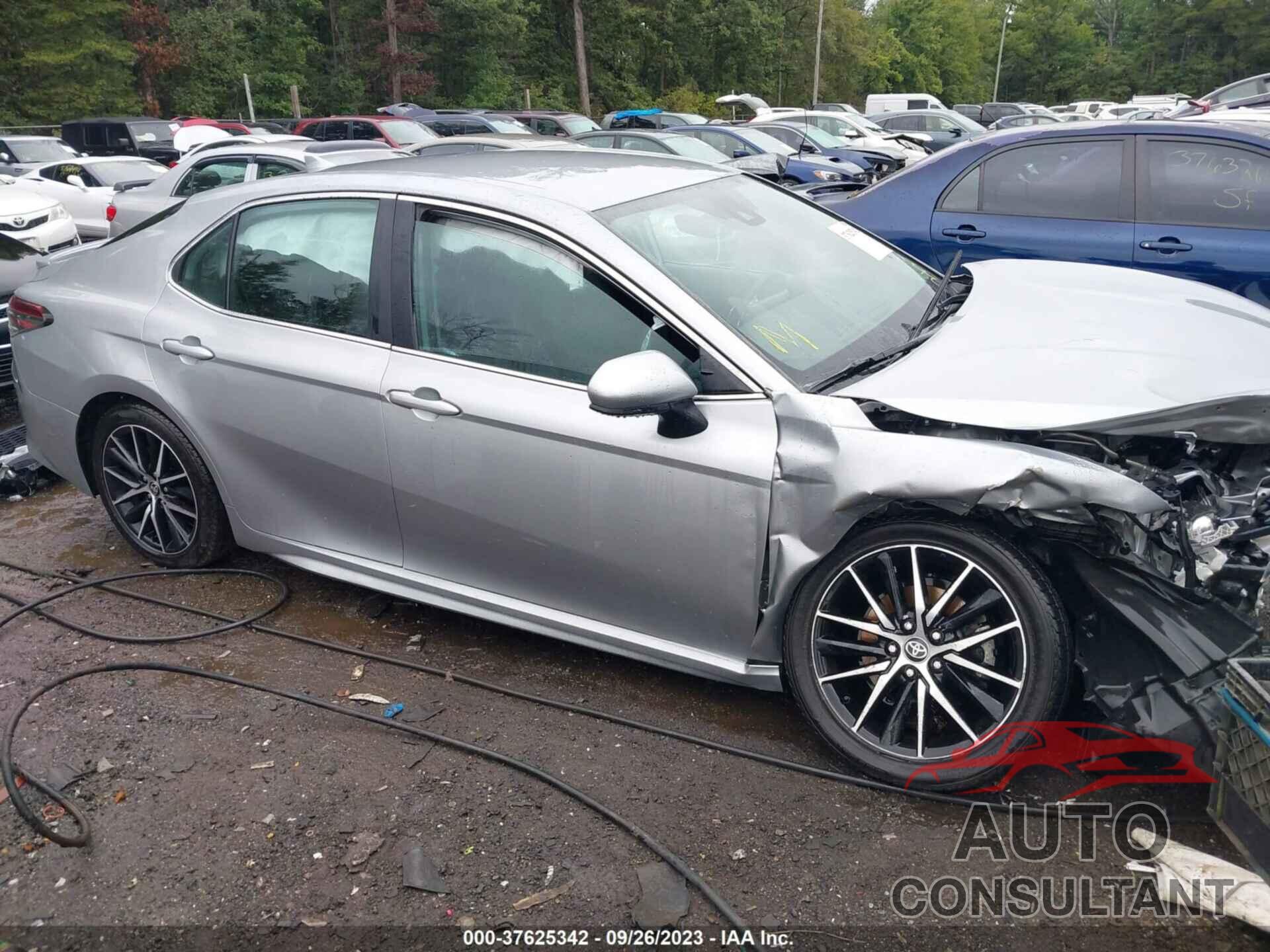 TOYOTA CAMRY 2021 - 4T1G11AK7MU585915