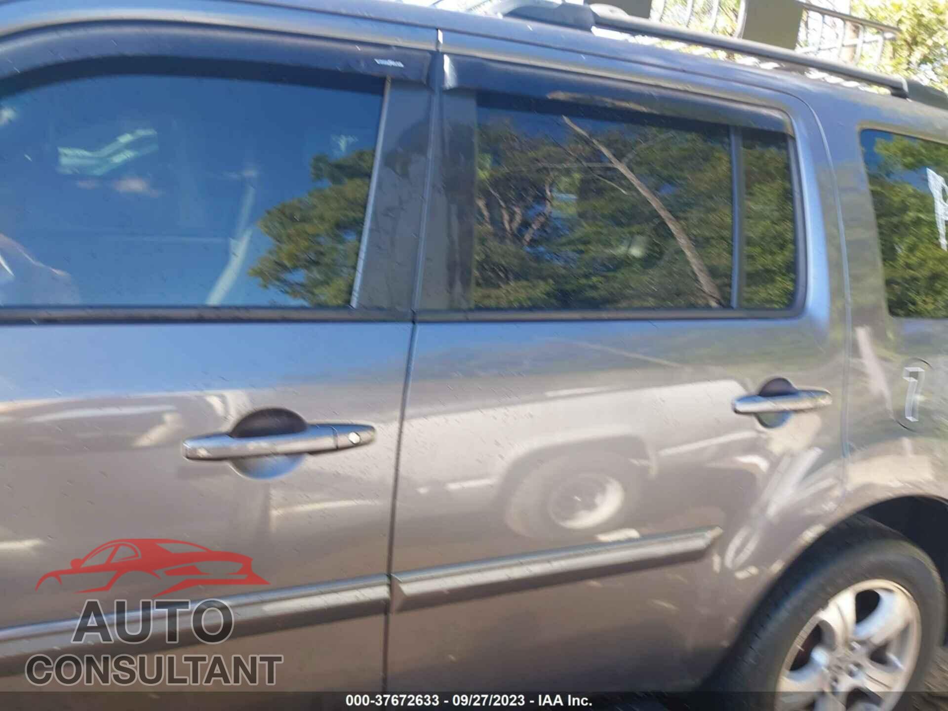 HONDA PILOT 2015 - 5FNYF4H42FB049064
