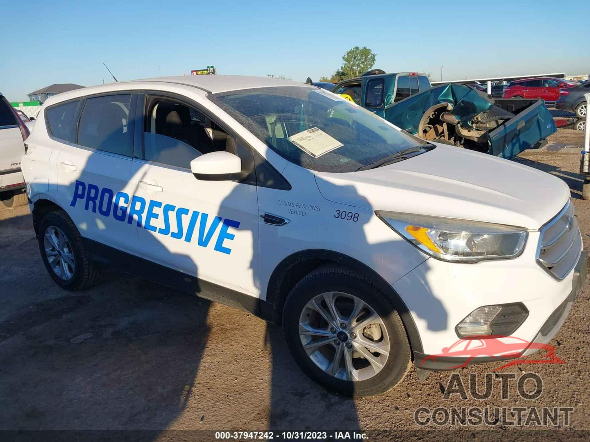FORD ESCAPE 2017 - 1FMCU0GD9HUB83098